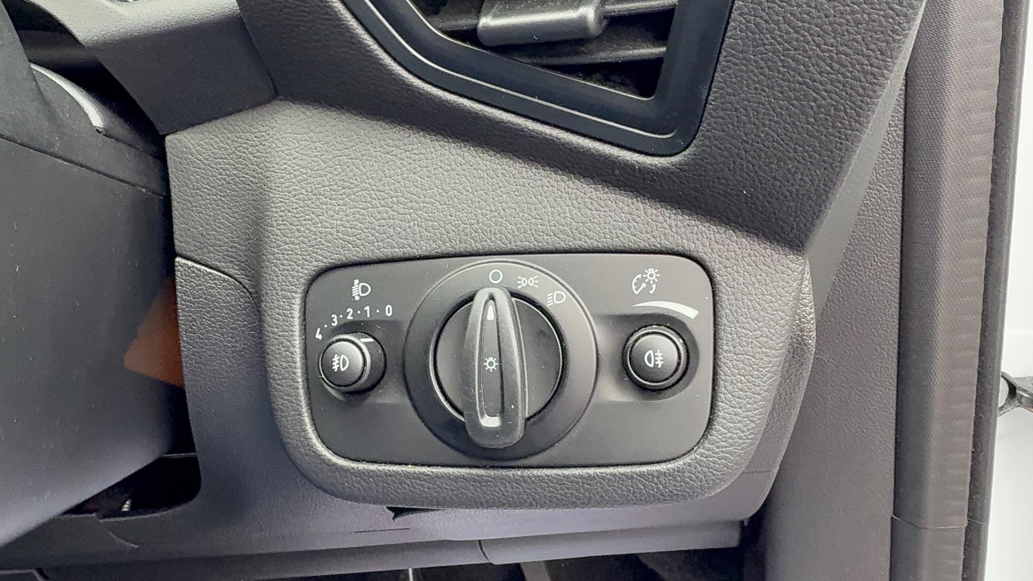 2014 Ford Kuga 2.0 TDCi Zetec AWD Euro 5 5dr • 87,800 miles image 19