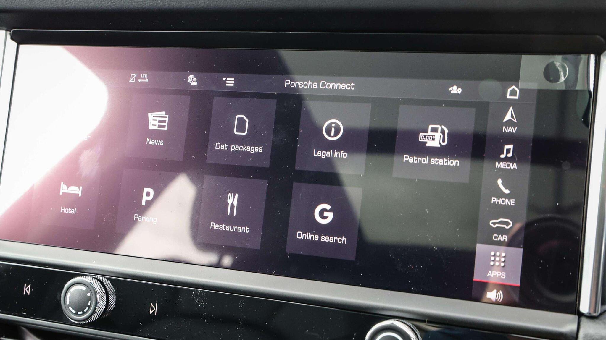 Porsche Macan view 24