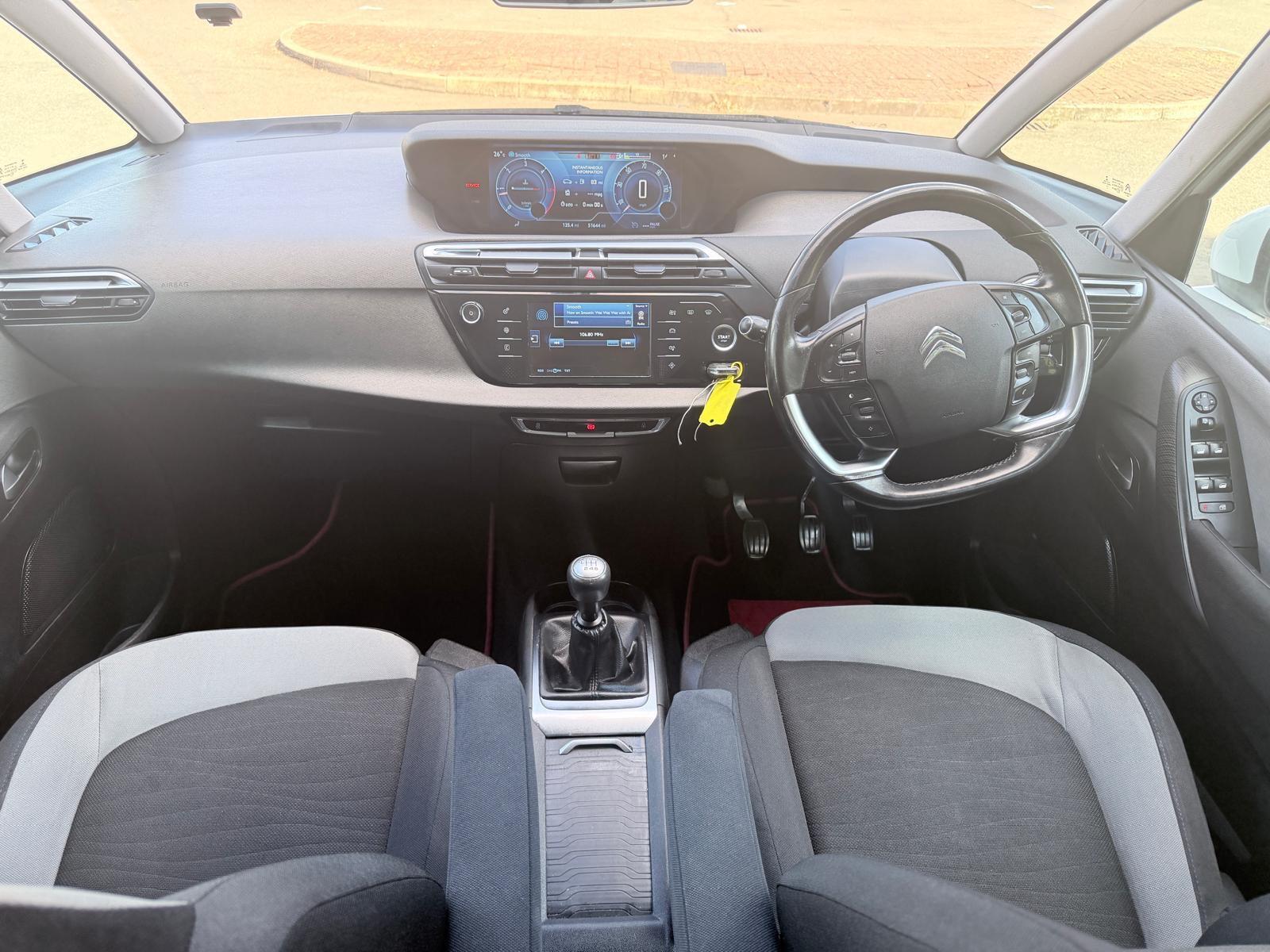 Citroen C4 Picasso view 16