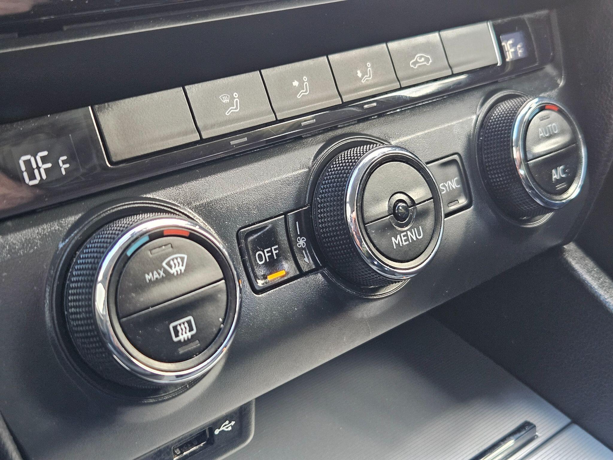 2015 Skoda Octavia image 34