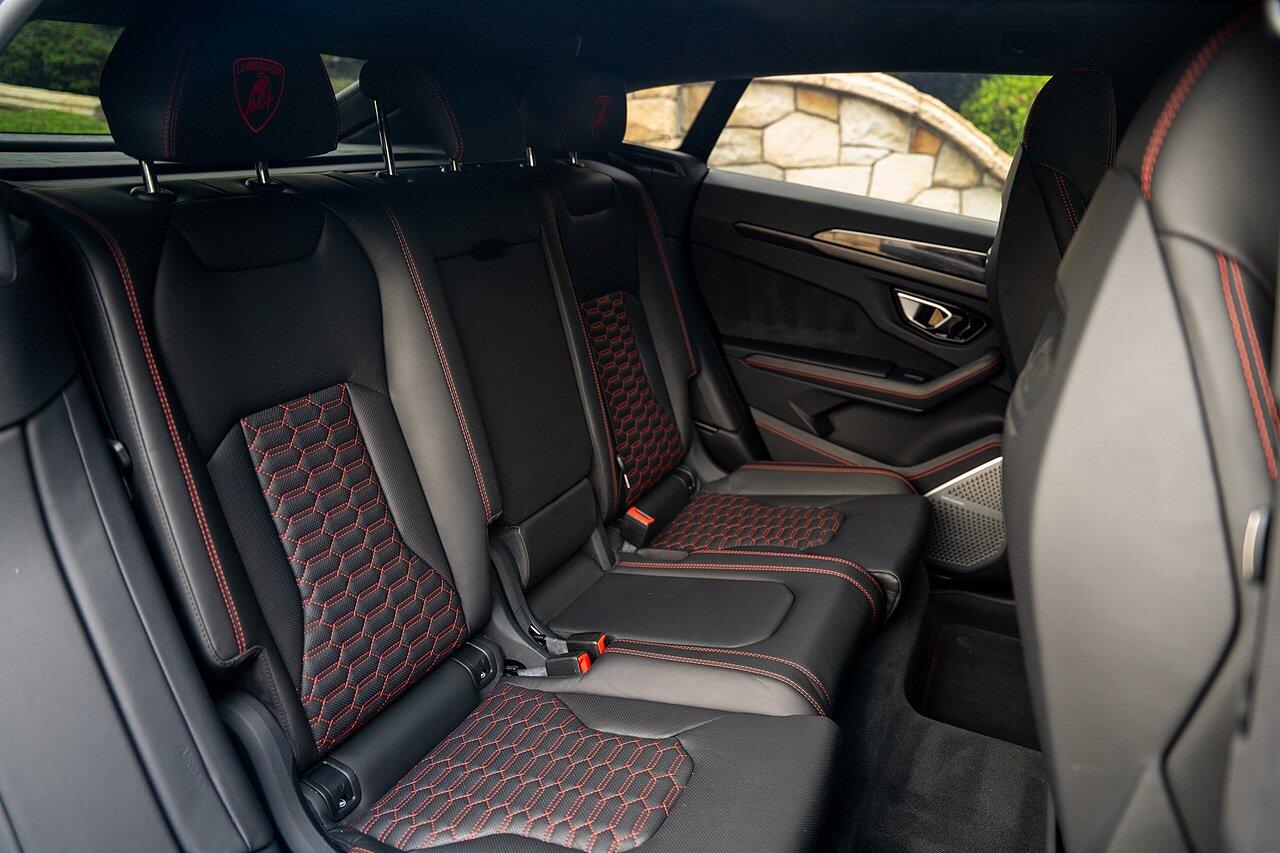 Lamborghini Urus view 69