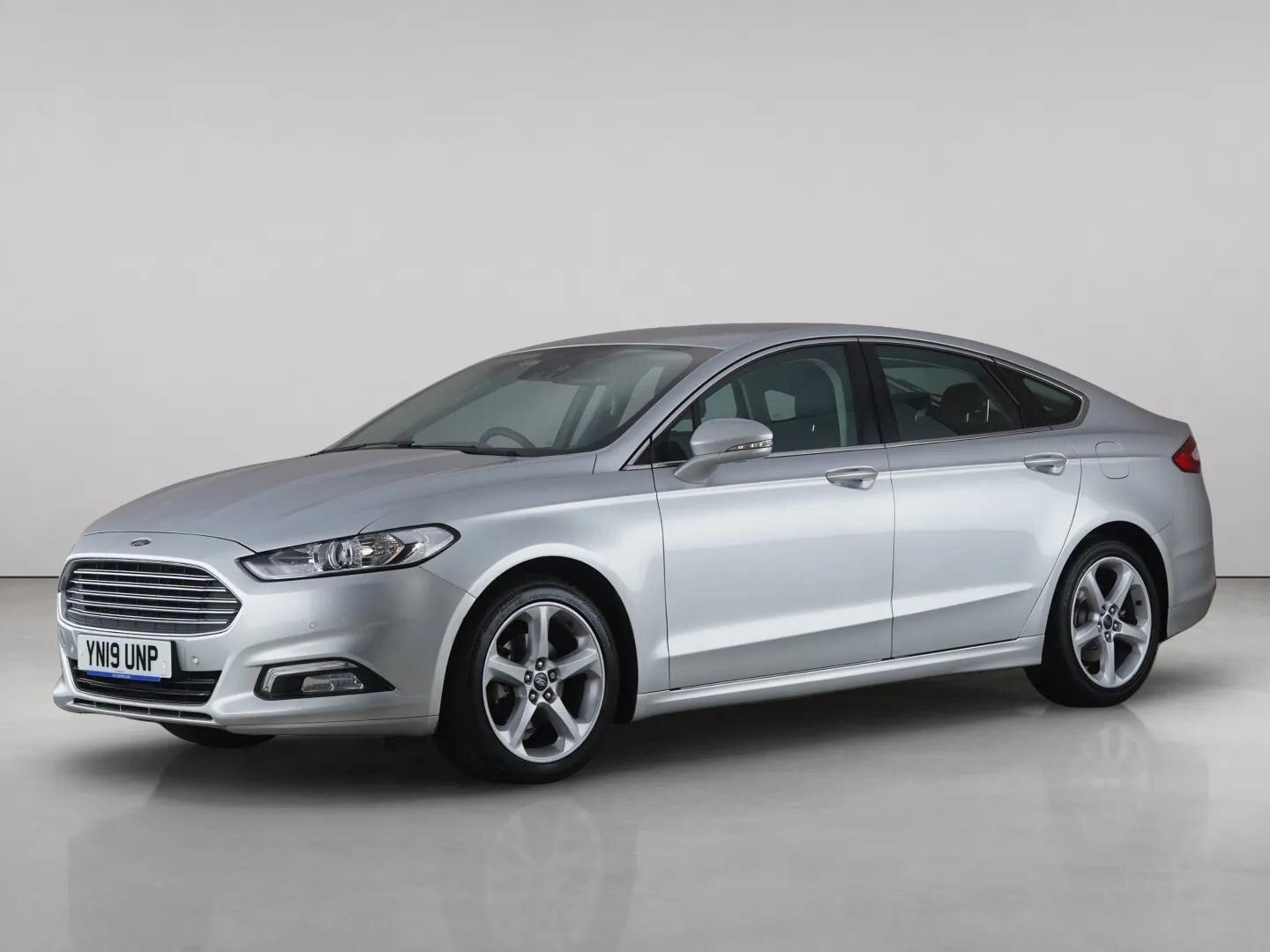 Ford Mondeo view 2