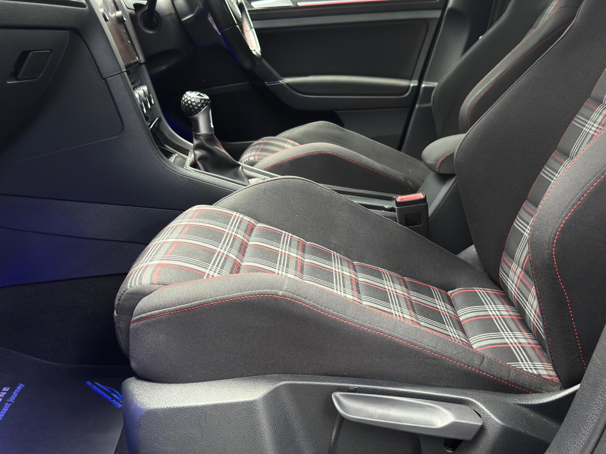 Volkswagen Golf view 52