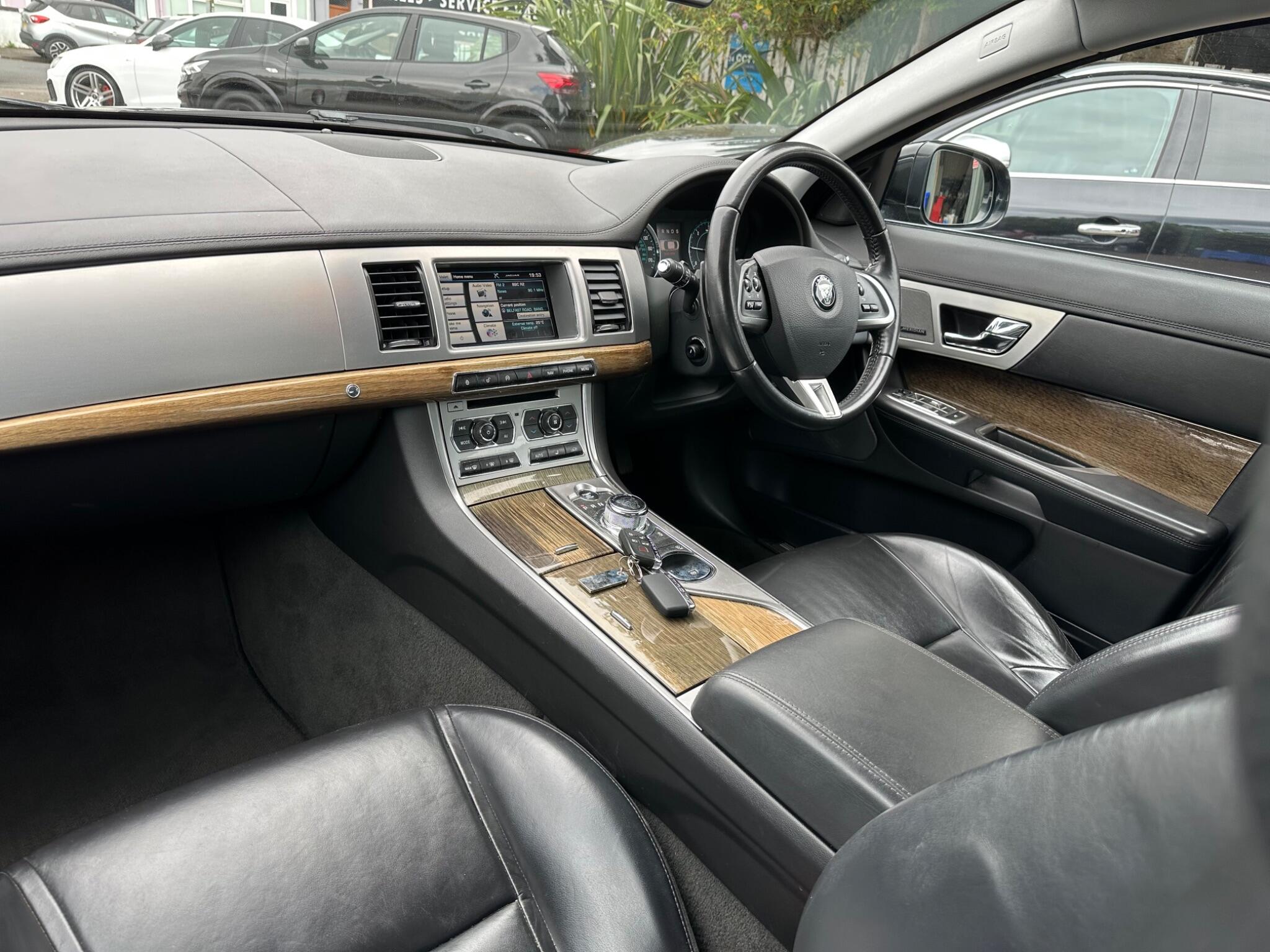 Jaguar XF view 7