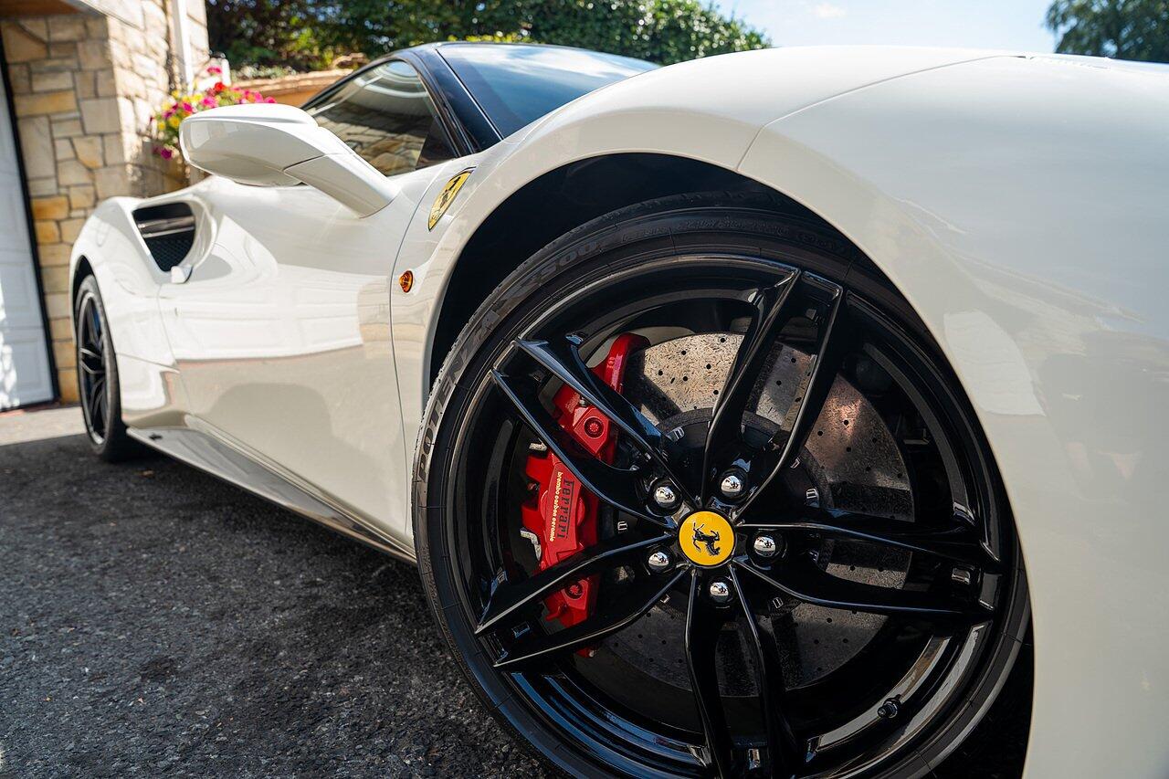Ferrari 488 view 25