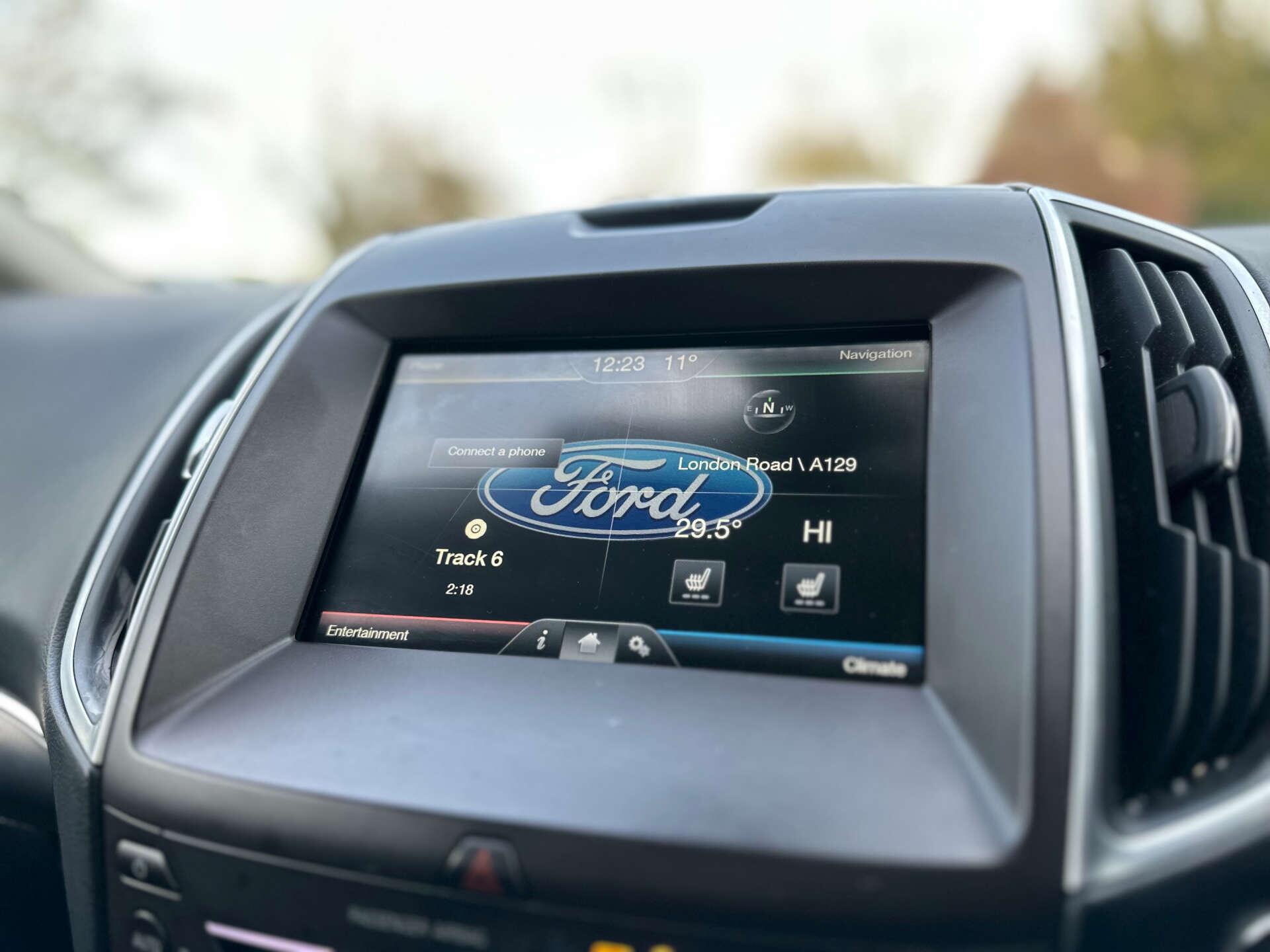 Ford S-Max view 3