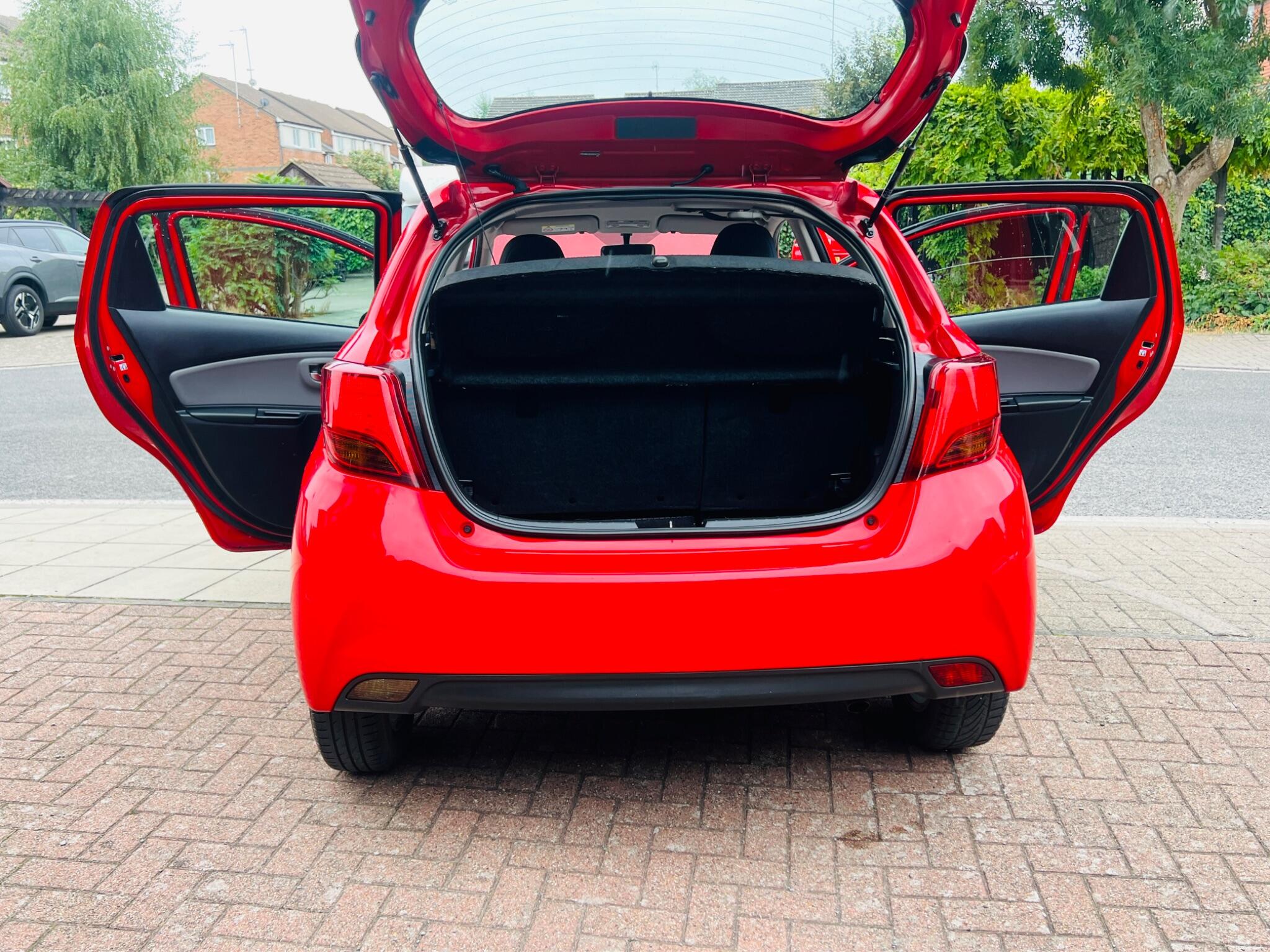 Toyota Yaris view 50