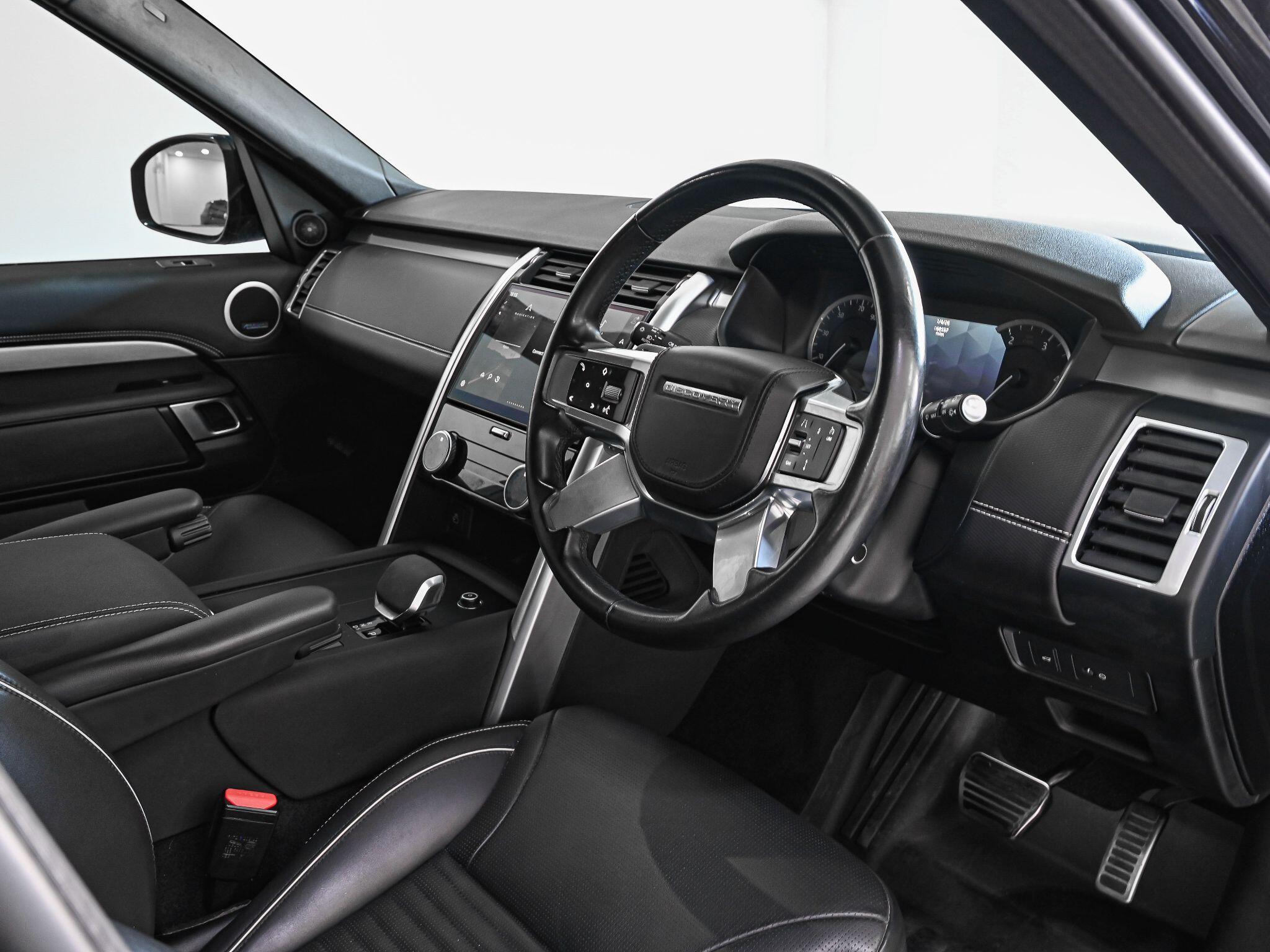 Land Rover Discovery view 2