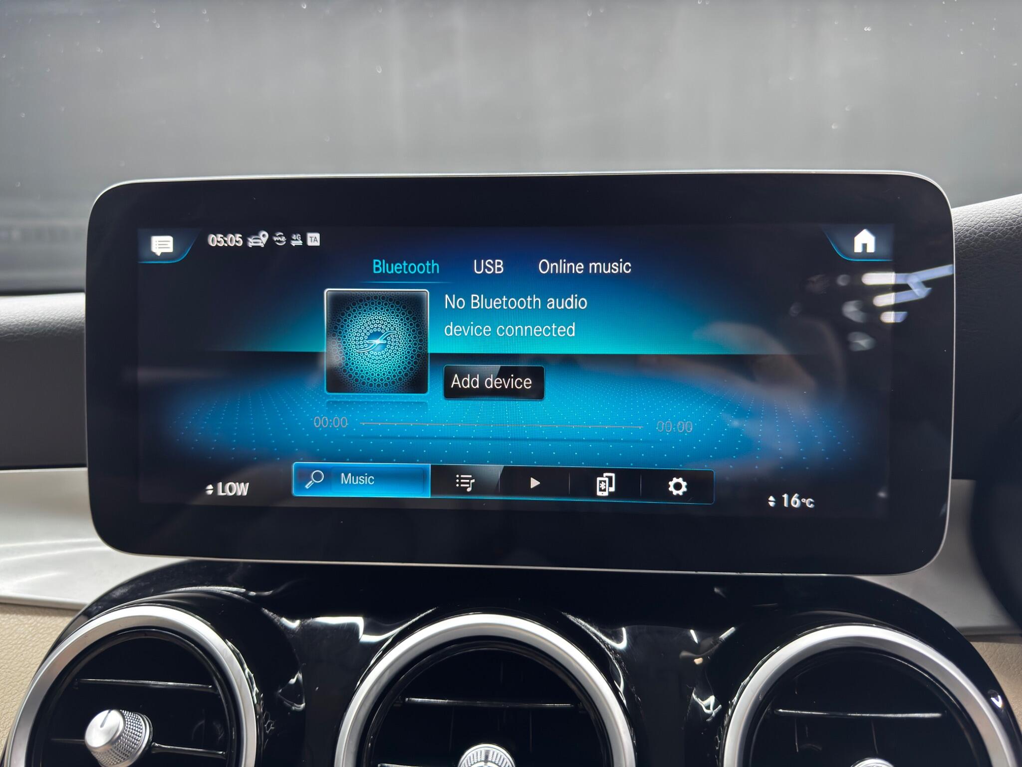 Mercedes-Benz GLC view 31
