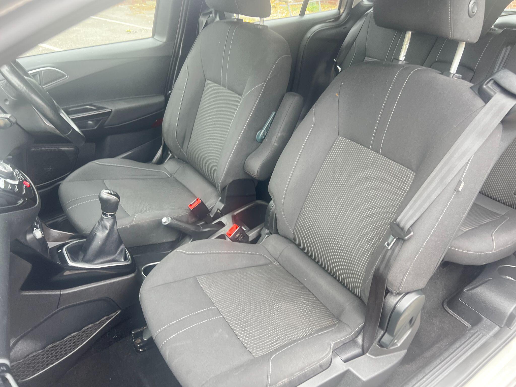 Ford B-Max view 19