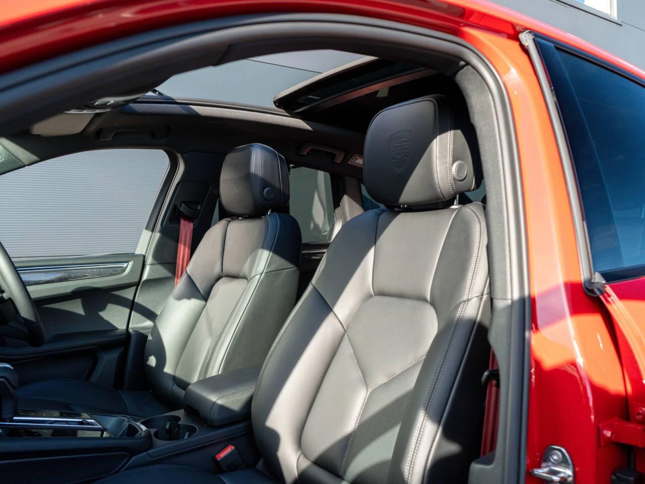 Porsche Macan view 49