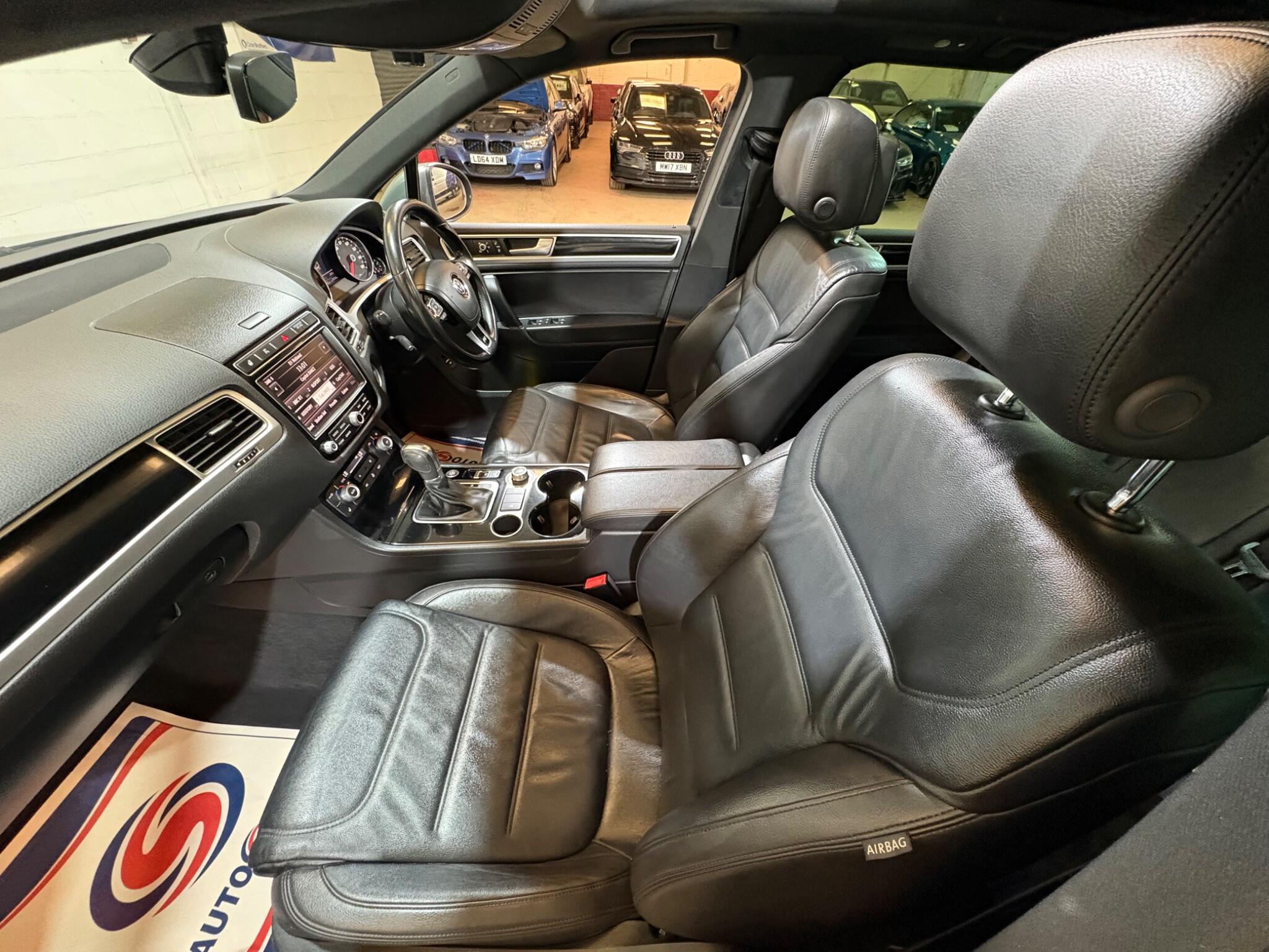Volkswagen Touareg view 67