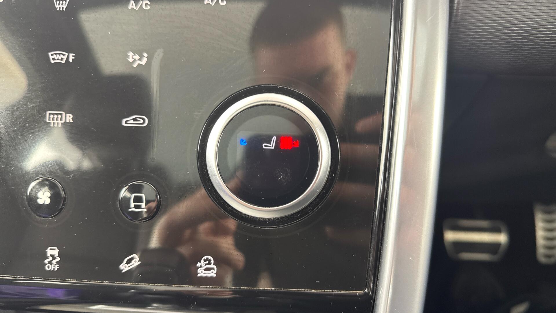 Land Rover Discovery Sport view 27
