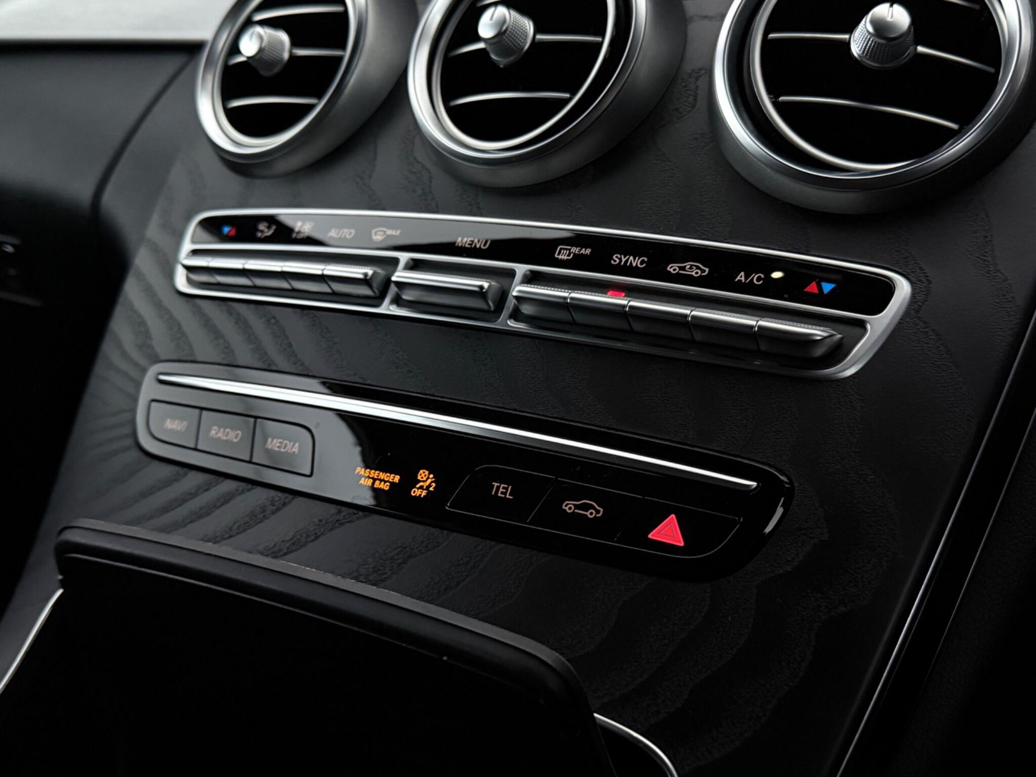 Mercedes-Benz C-Class view 21