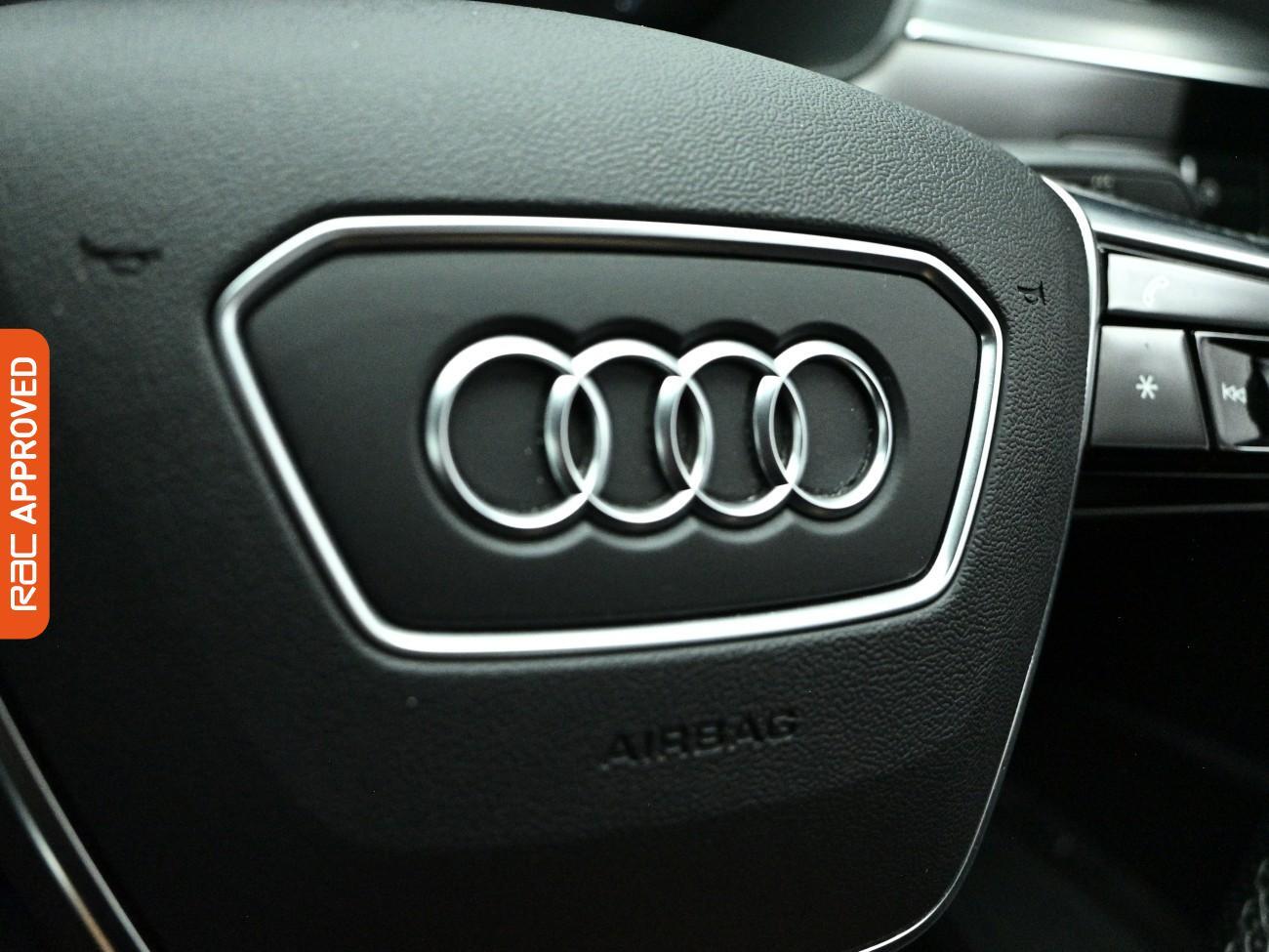 Audi E-Tron view 26