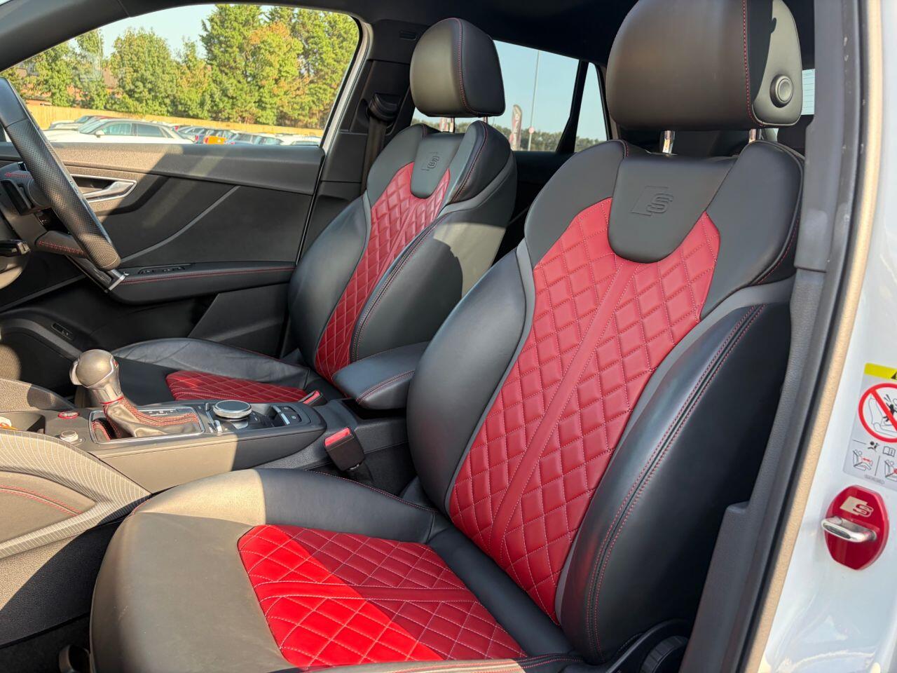 Audi SQ2 view 22