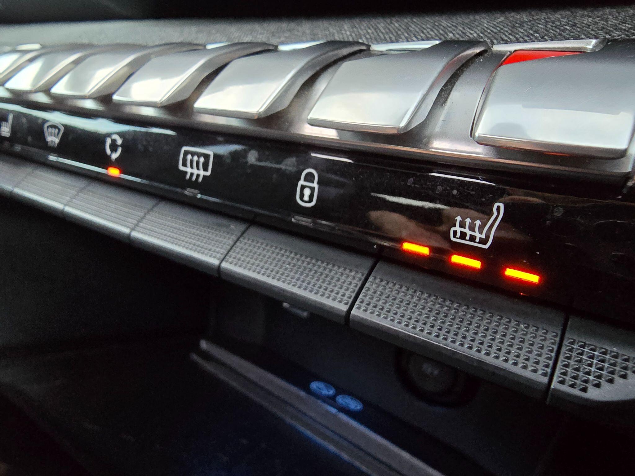 Peugeot 3008 view 22