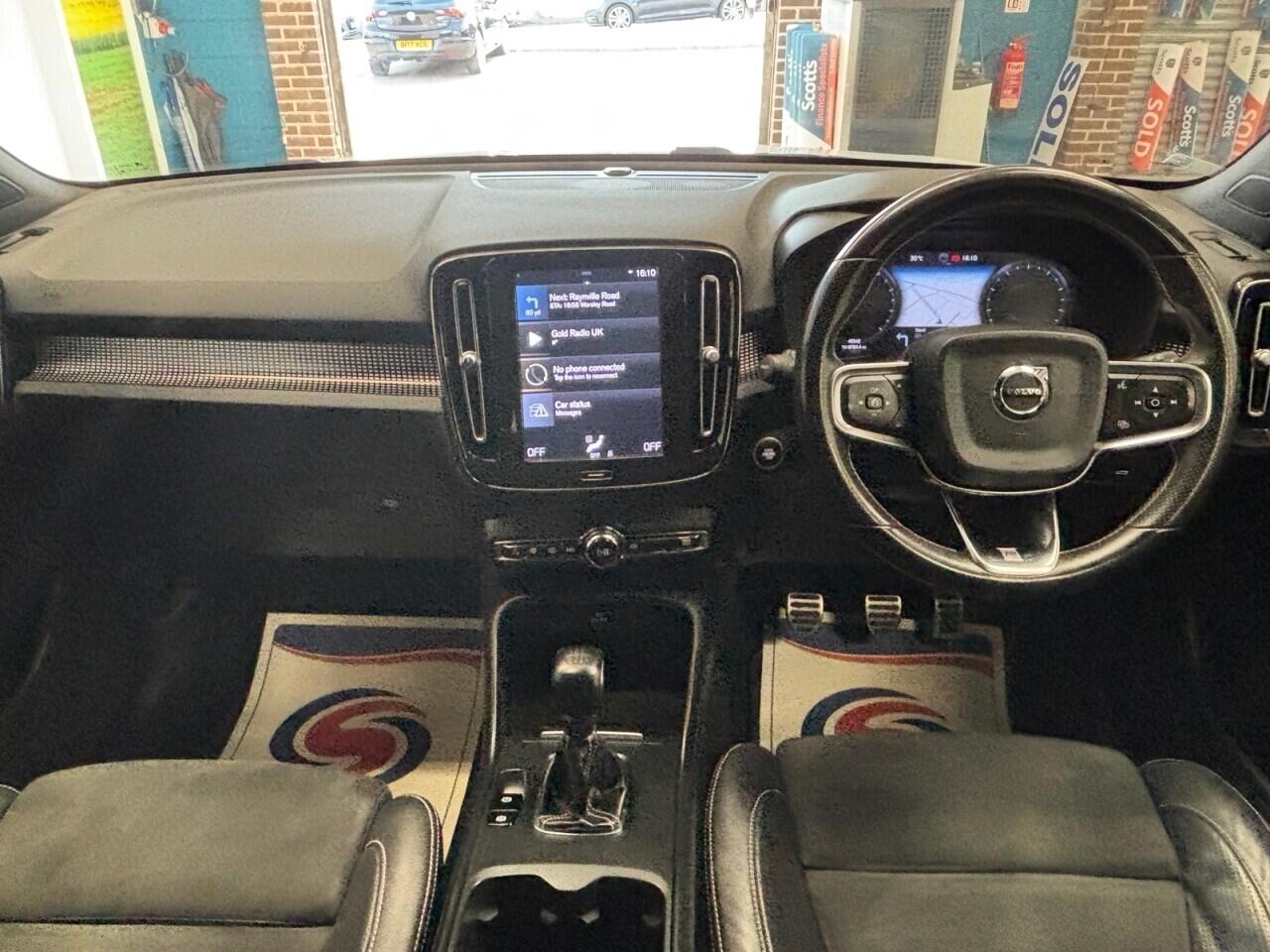 Volvo XC40 view 18
