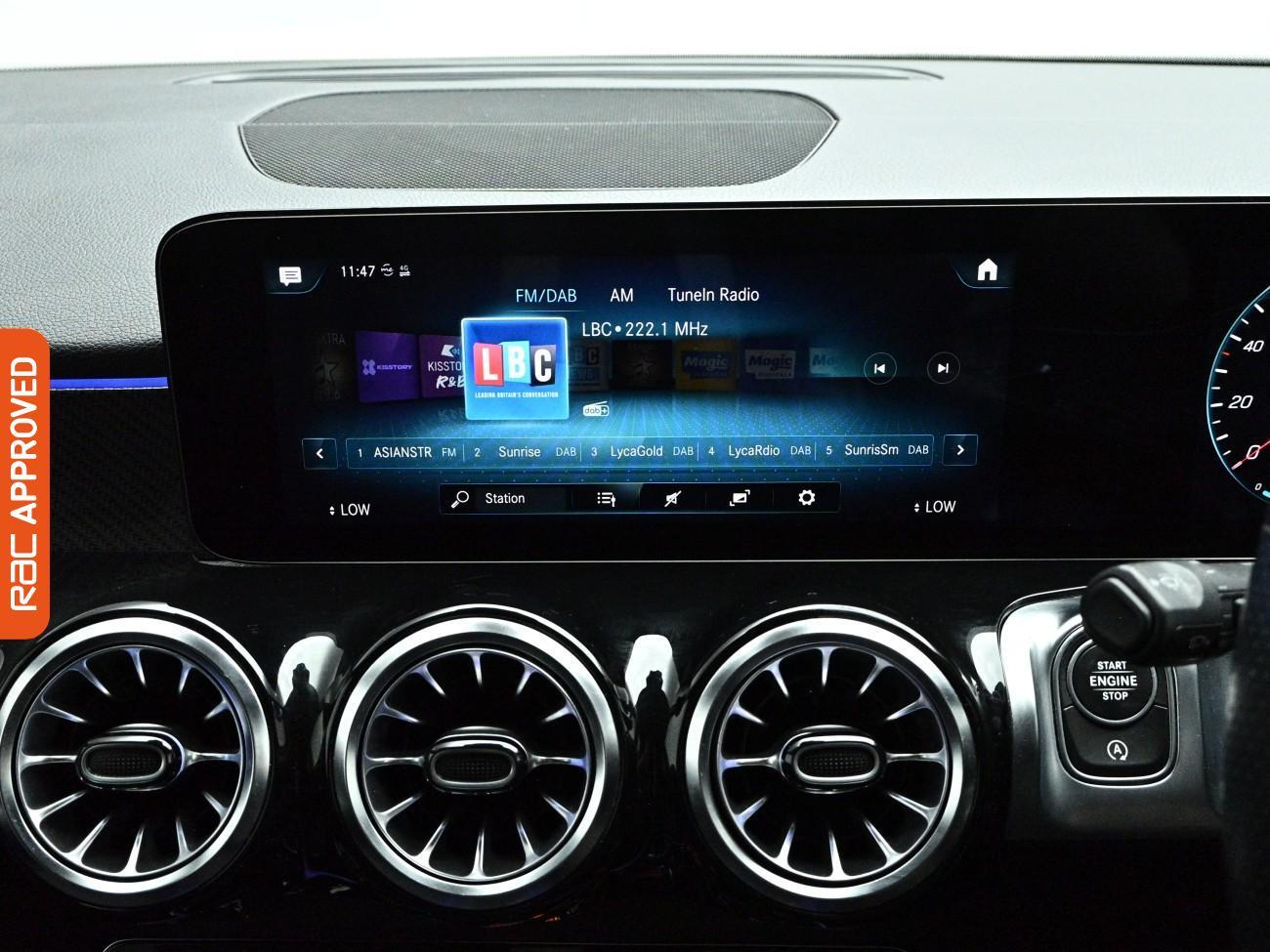 Mercedes-Benz GLB view 27