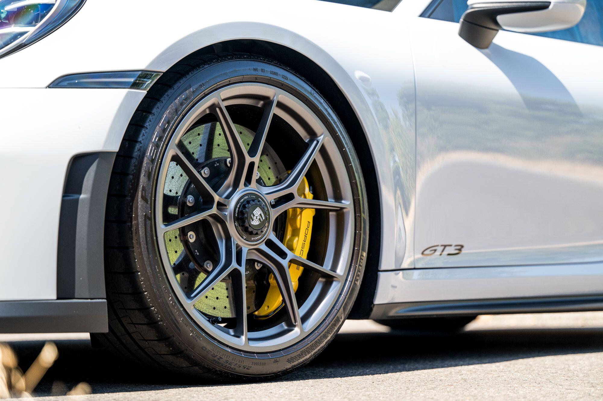 Porsche 911 view 13