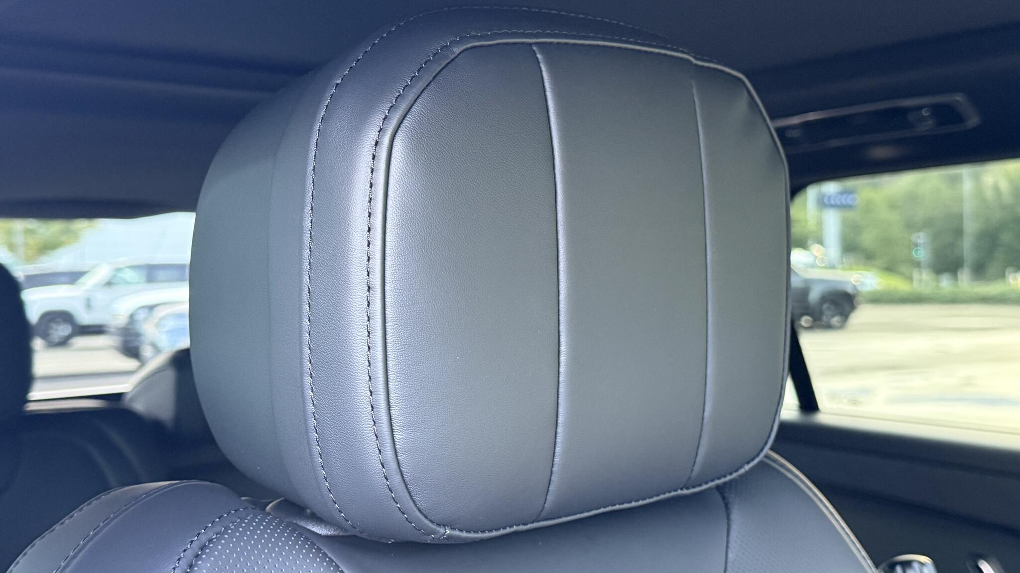 Land Rover Range Rover Sport view 36