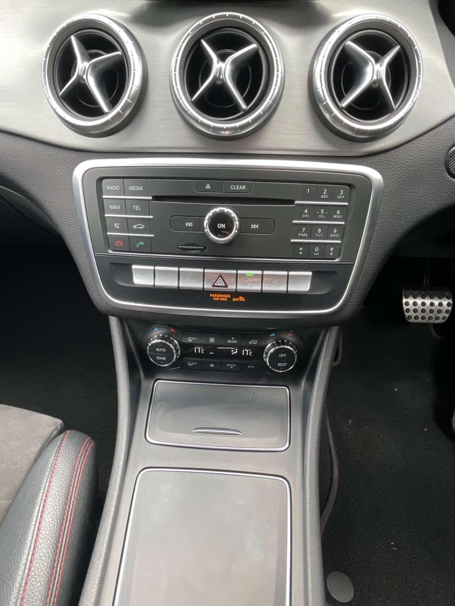 Mercedes-Benz Cla view 33