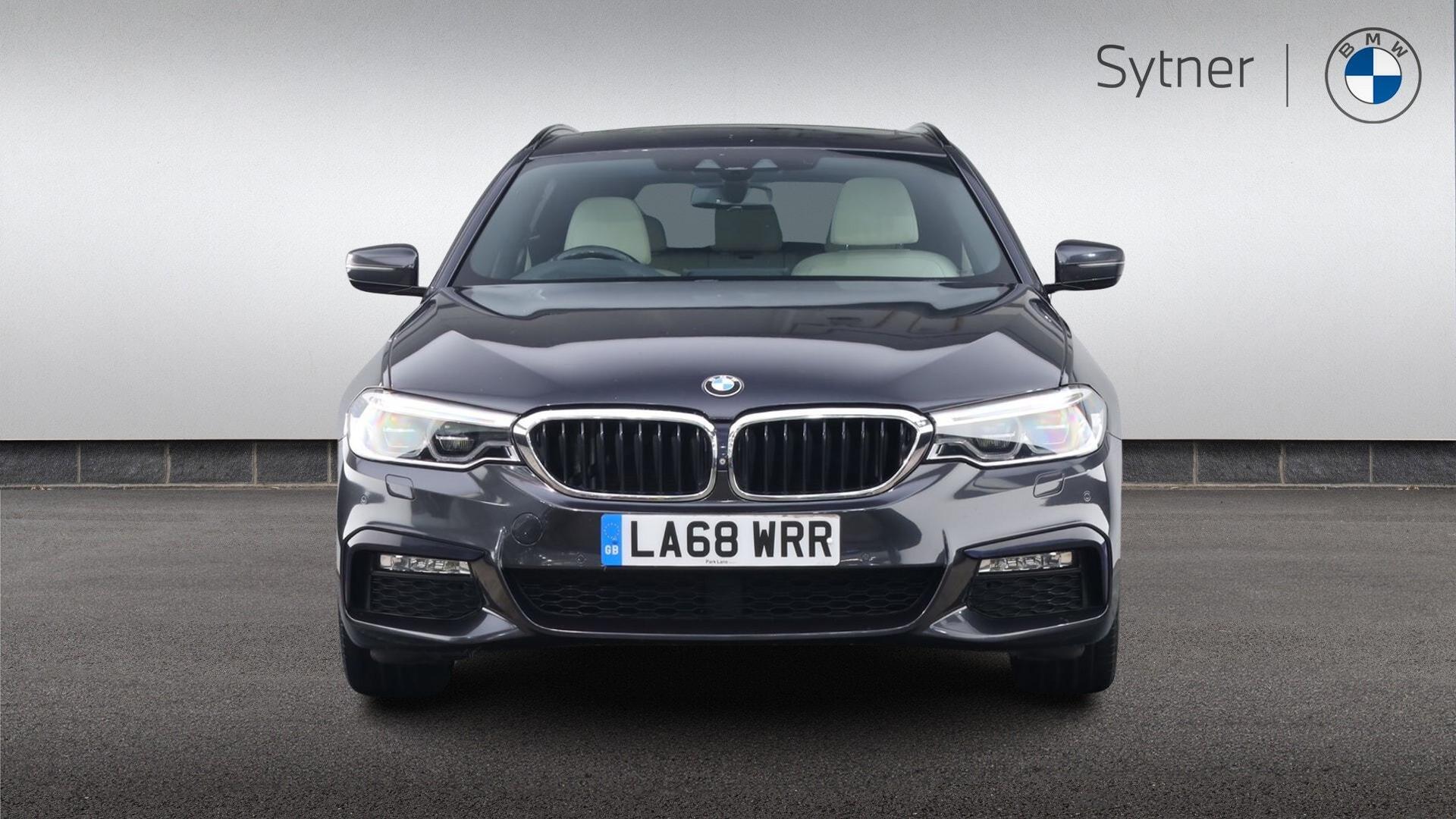 BMW 5 Series view 16
