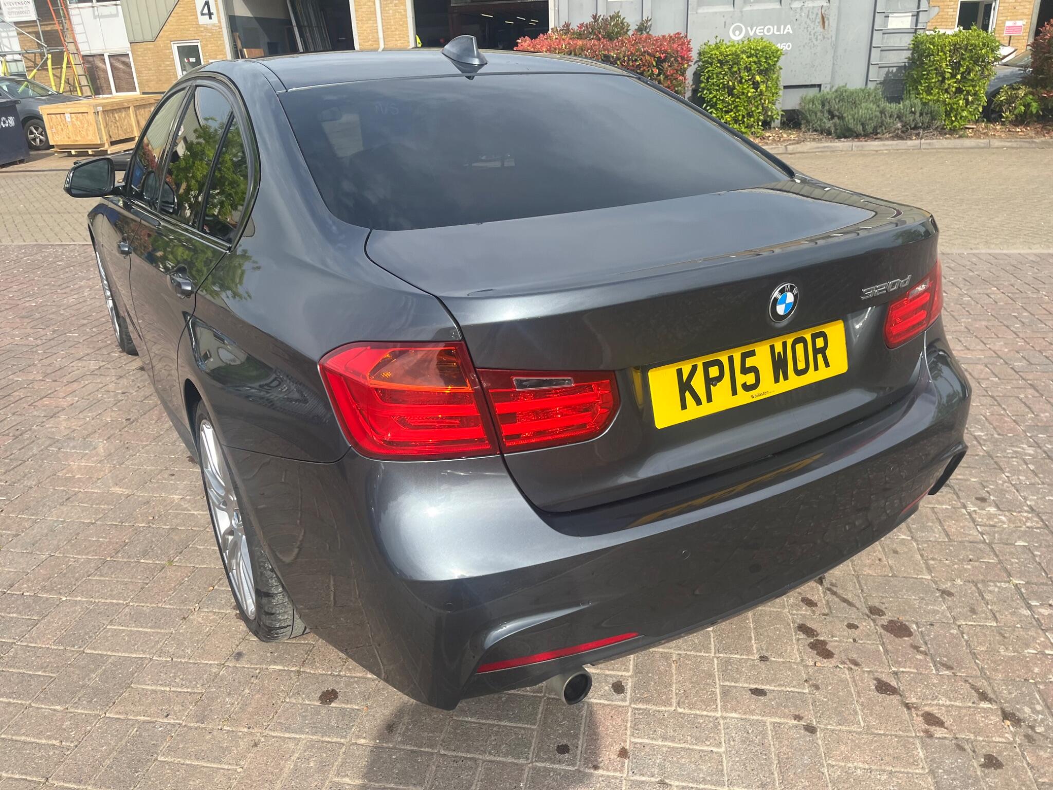 BMW 3 Series view 39