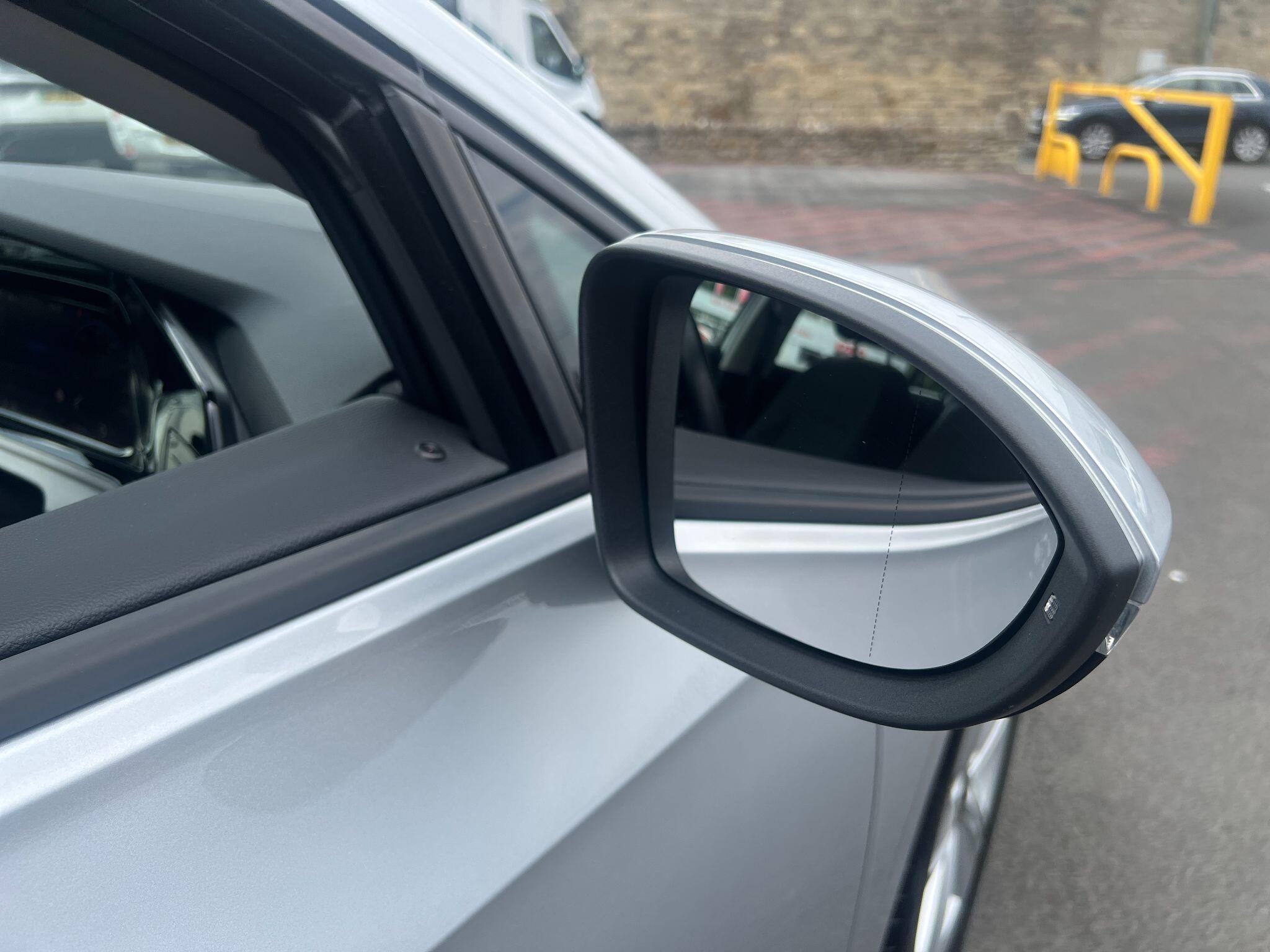 Volkswagen Golf view 30
