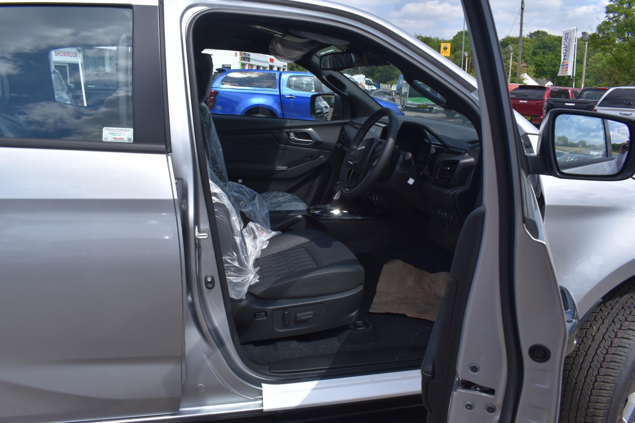 D-Max - 1.9 TD V-Cross Auto 4WD Euro 6 (s/s) 4dr - Image 6