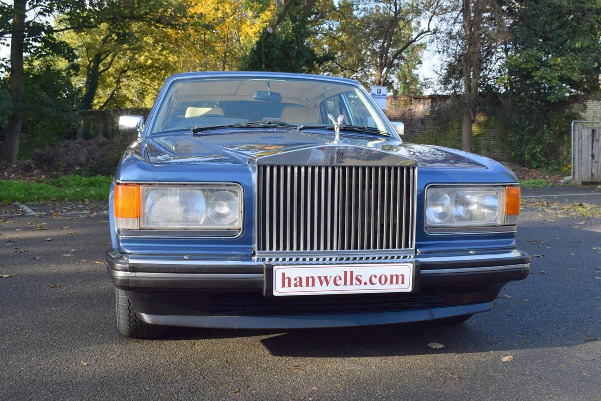 Rolls-Royce Silver Spirit view 2