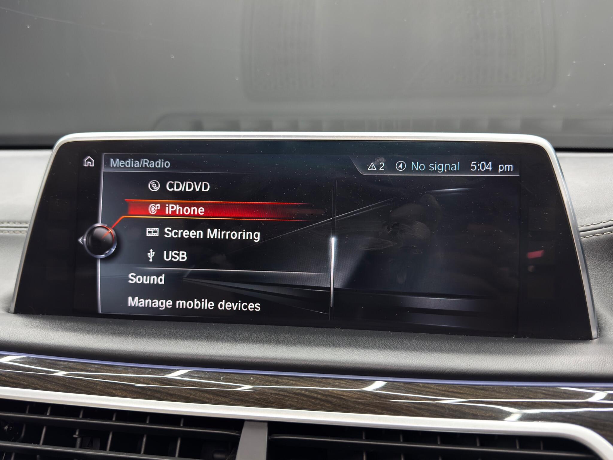 BMW 7 Series view 36