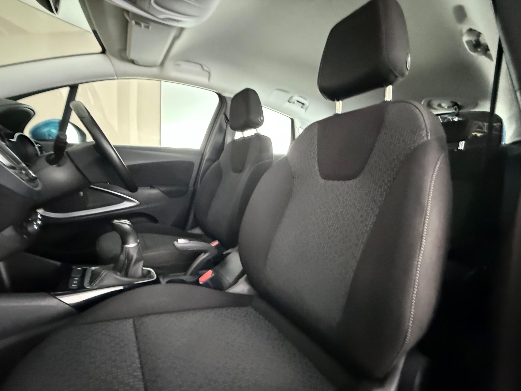 Vauxhall Crossland X view 26