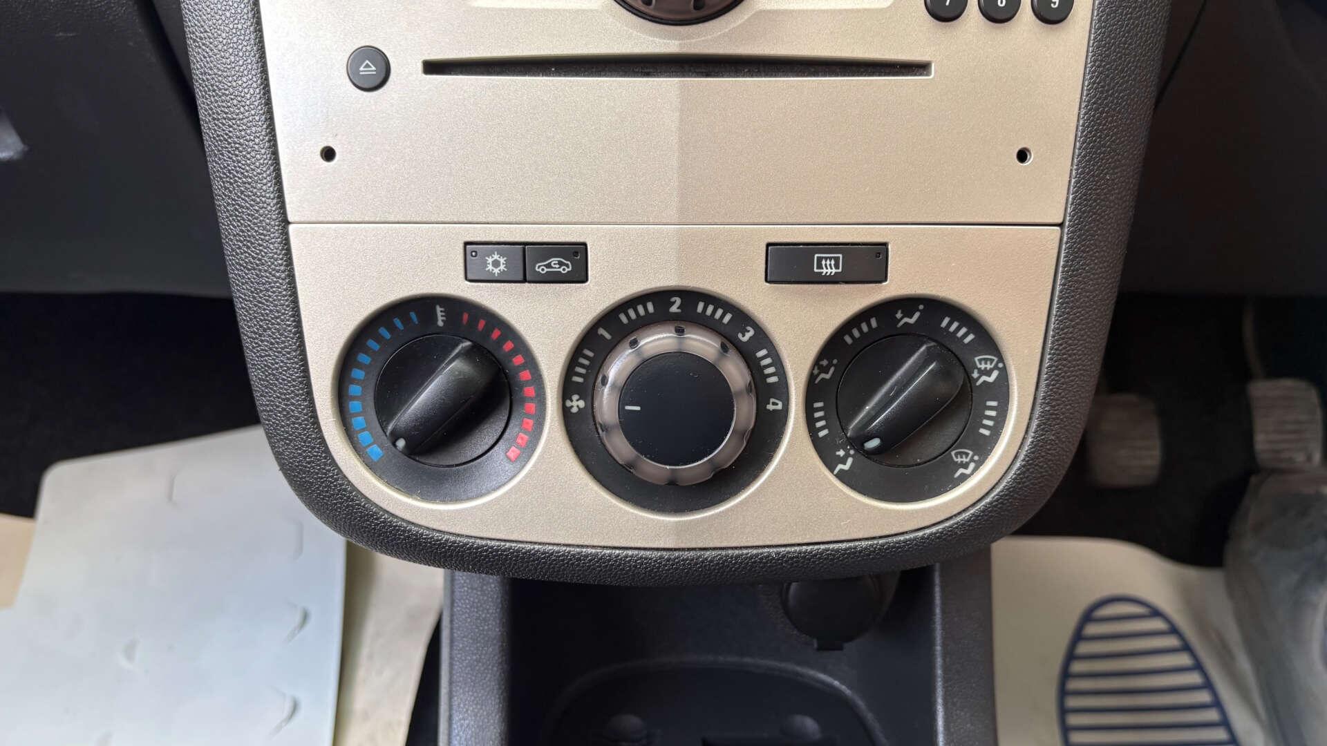 Vauxhall Corsa view 24