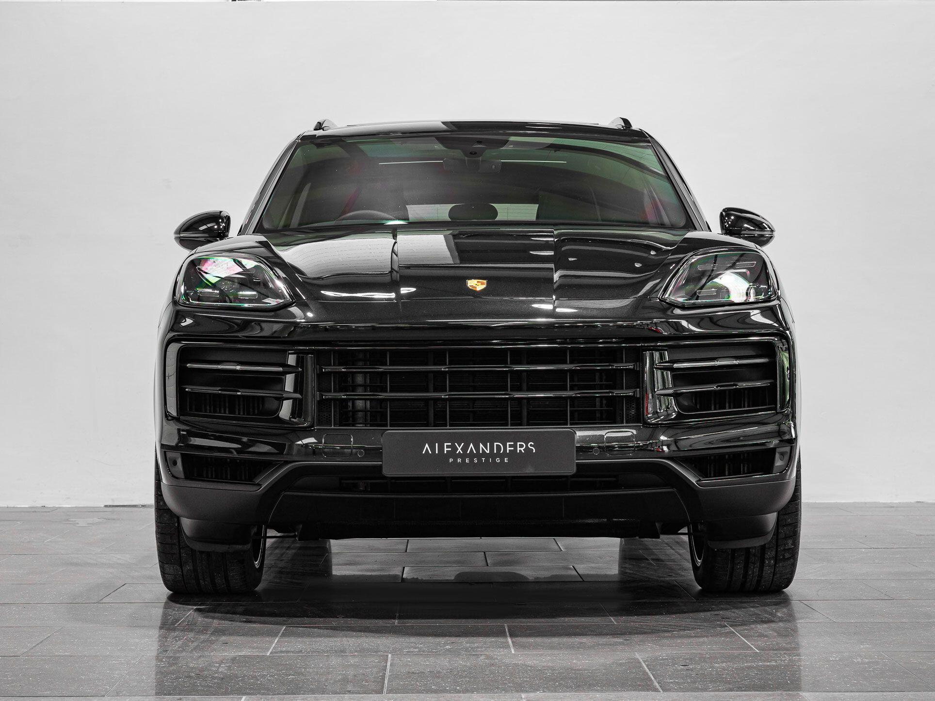 Porsche Cayenne view 8