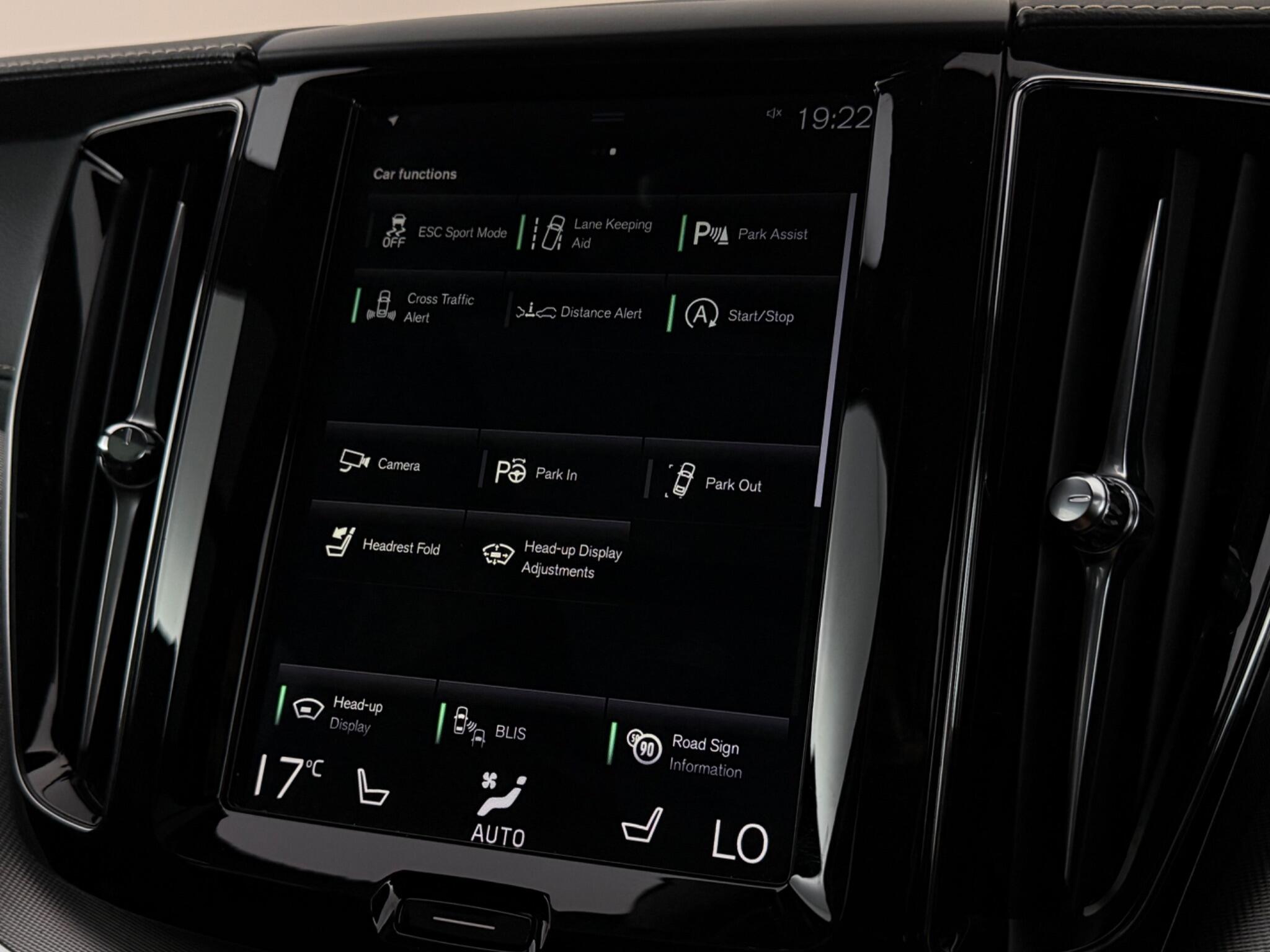Volvo XC60 view 32