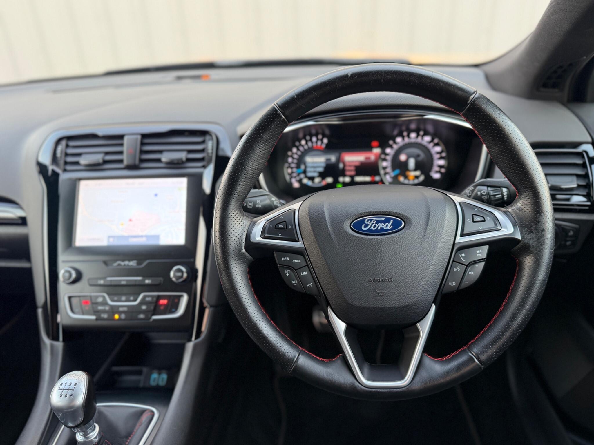 Ford Mondeo view 81