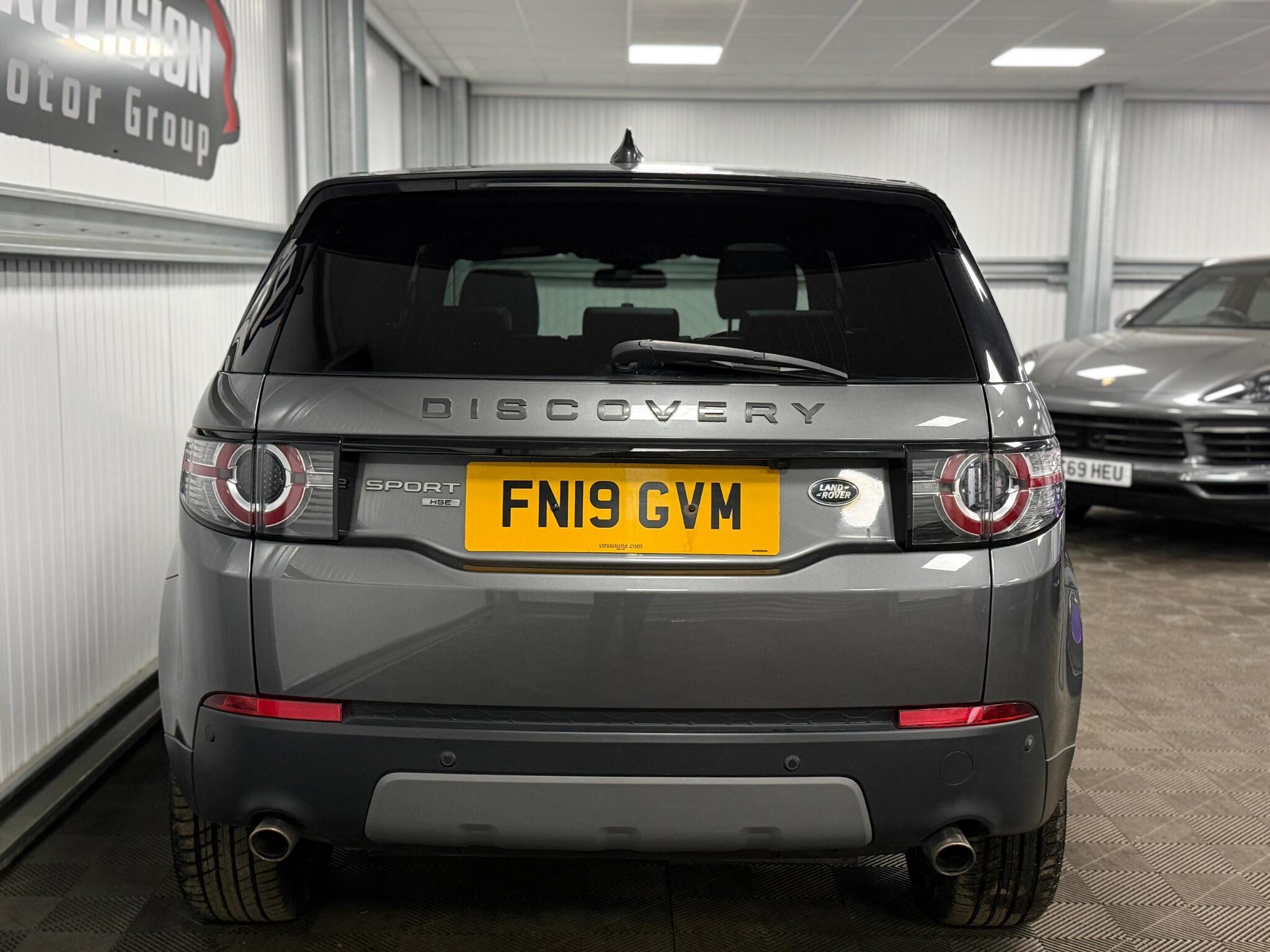 Land Rover Discovery Sport view 10