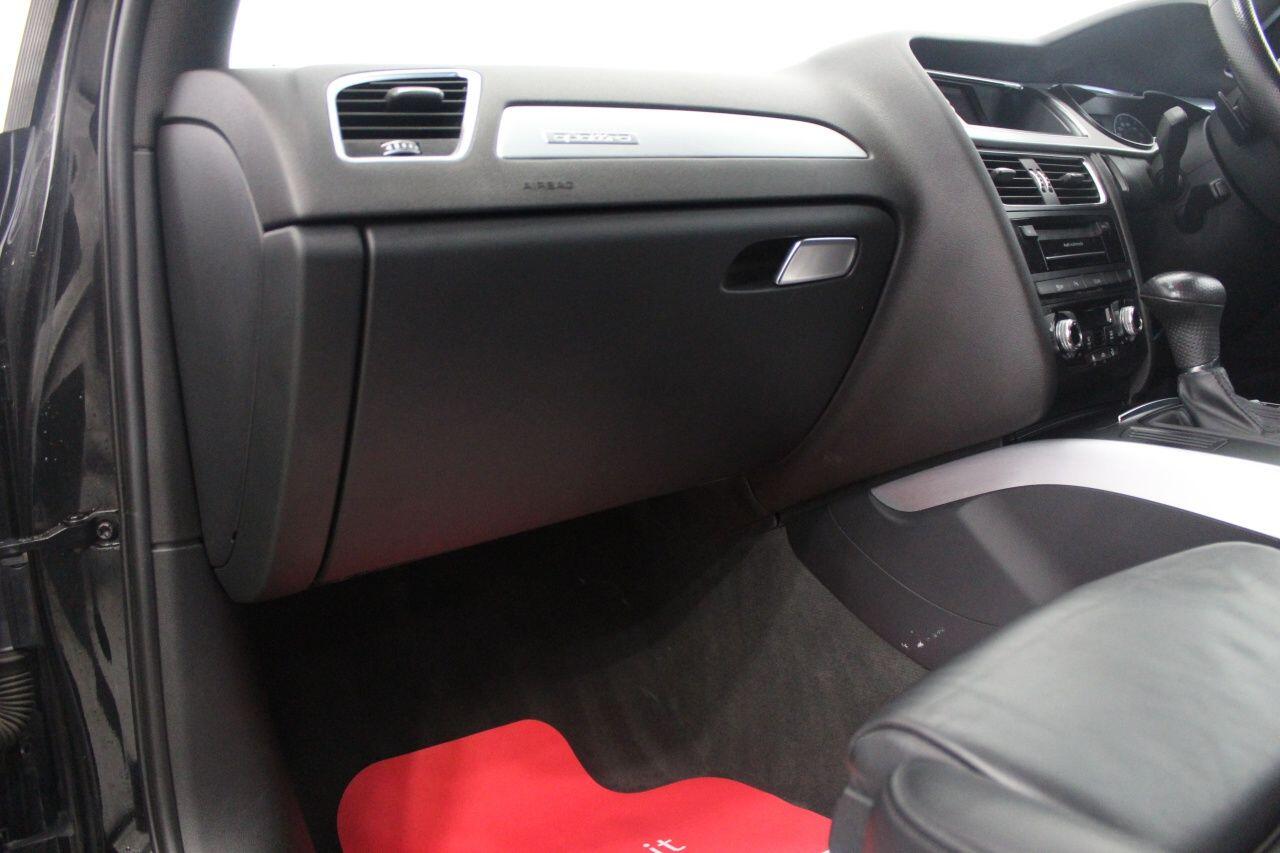 Audi A4 view 32
