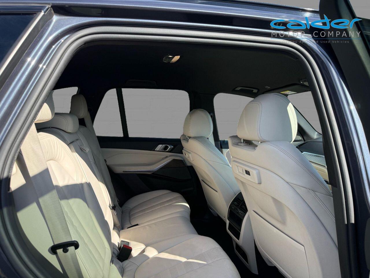 BMW X5 view 5