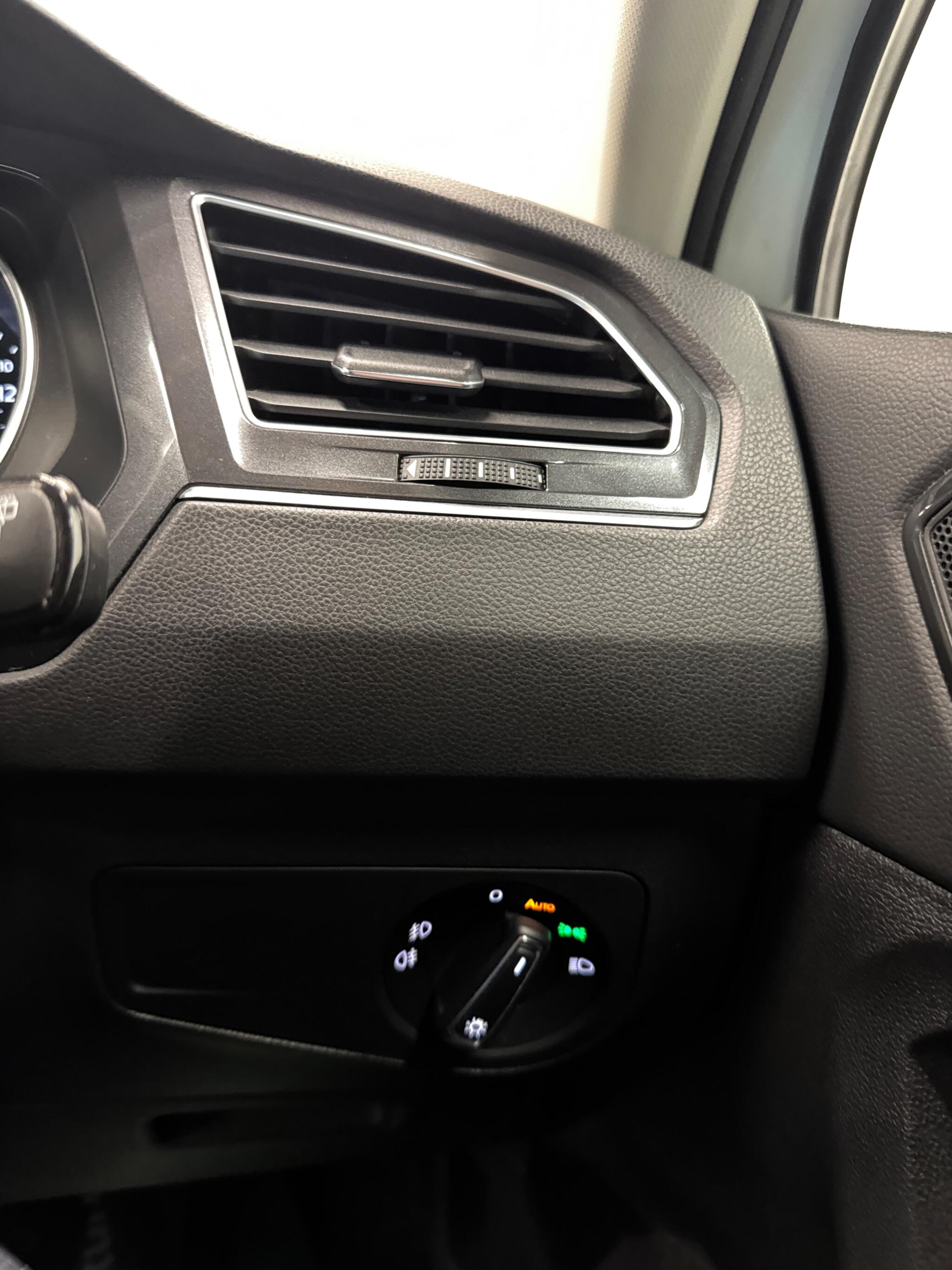 Volkswagen Tiguan view 26