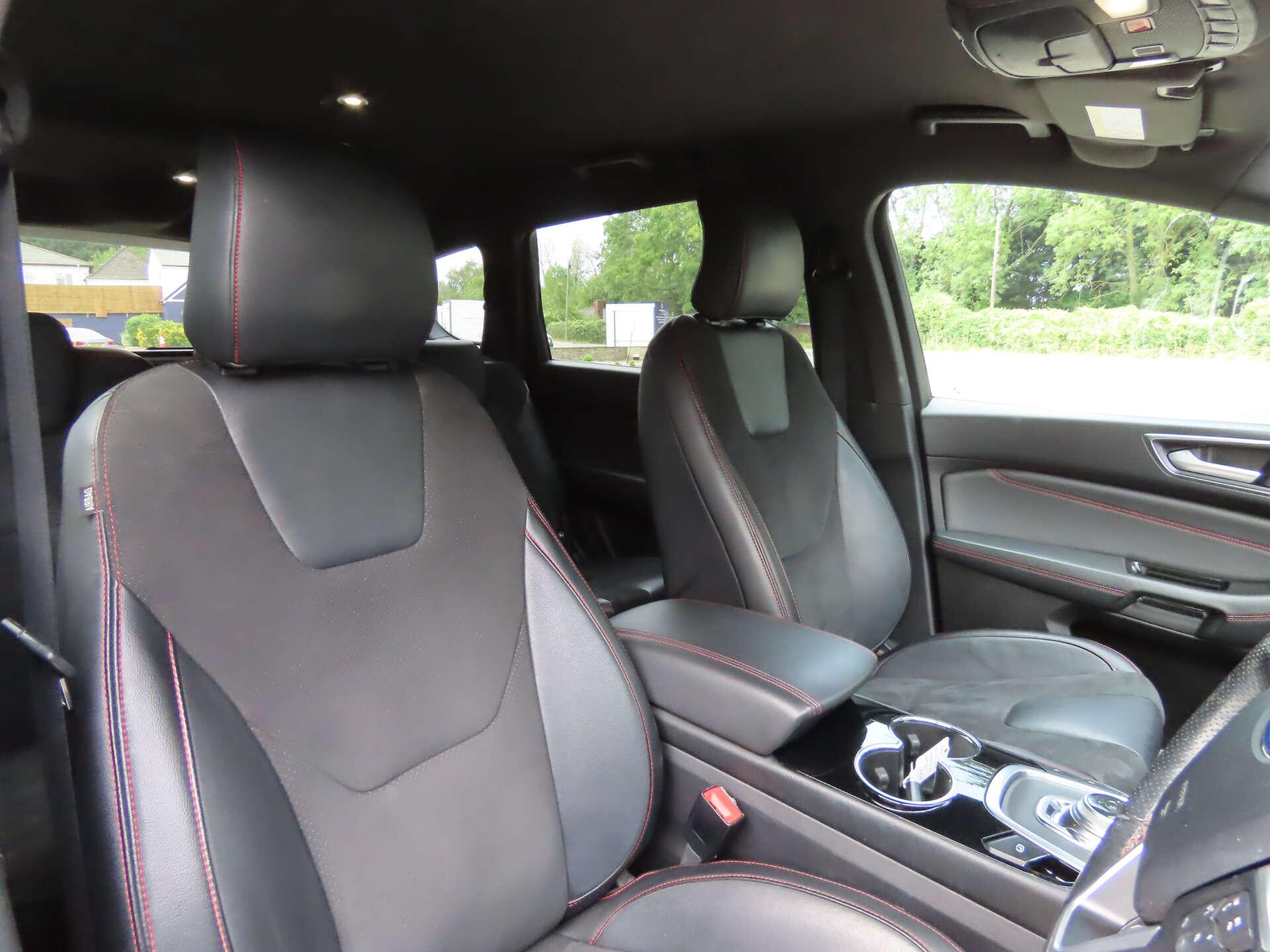 Ford S-Max view 8