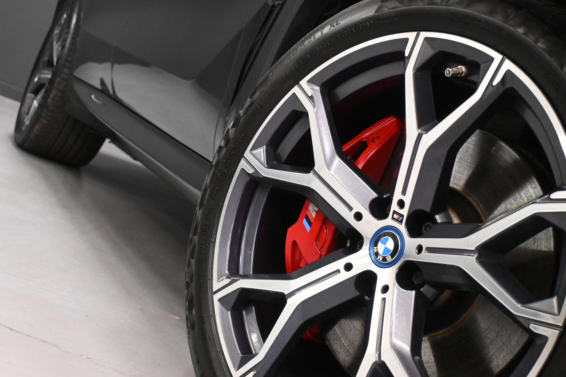 BMW X5 view 12