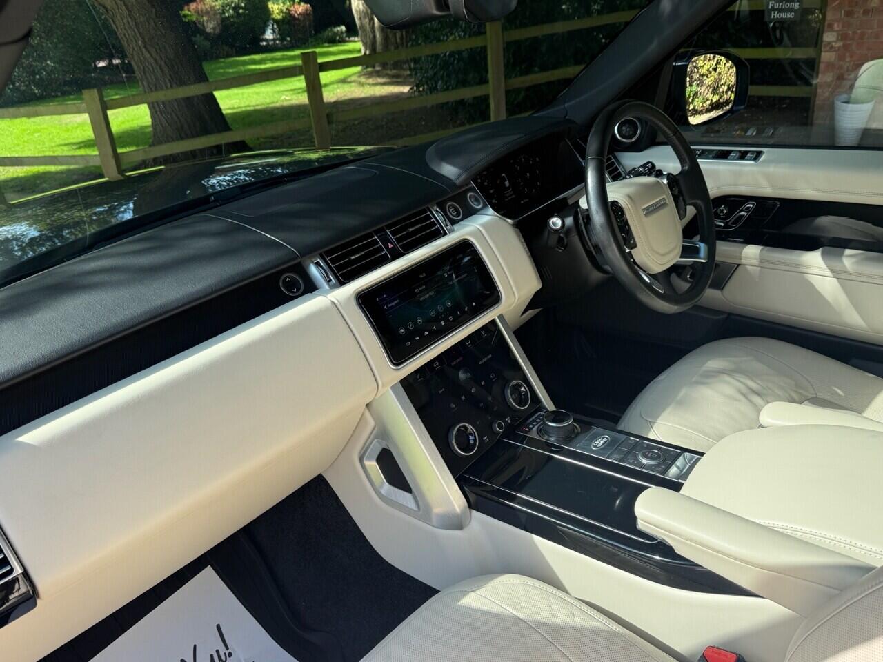 Land Rover Range Rover view 26