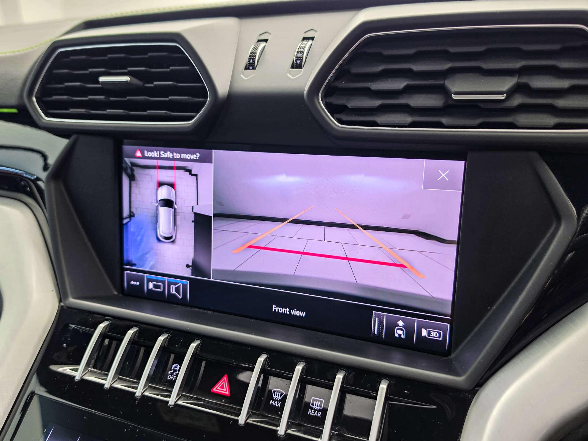Lamborghini Urus view 55