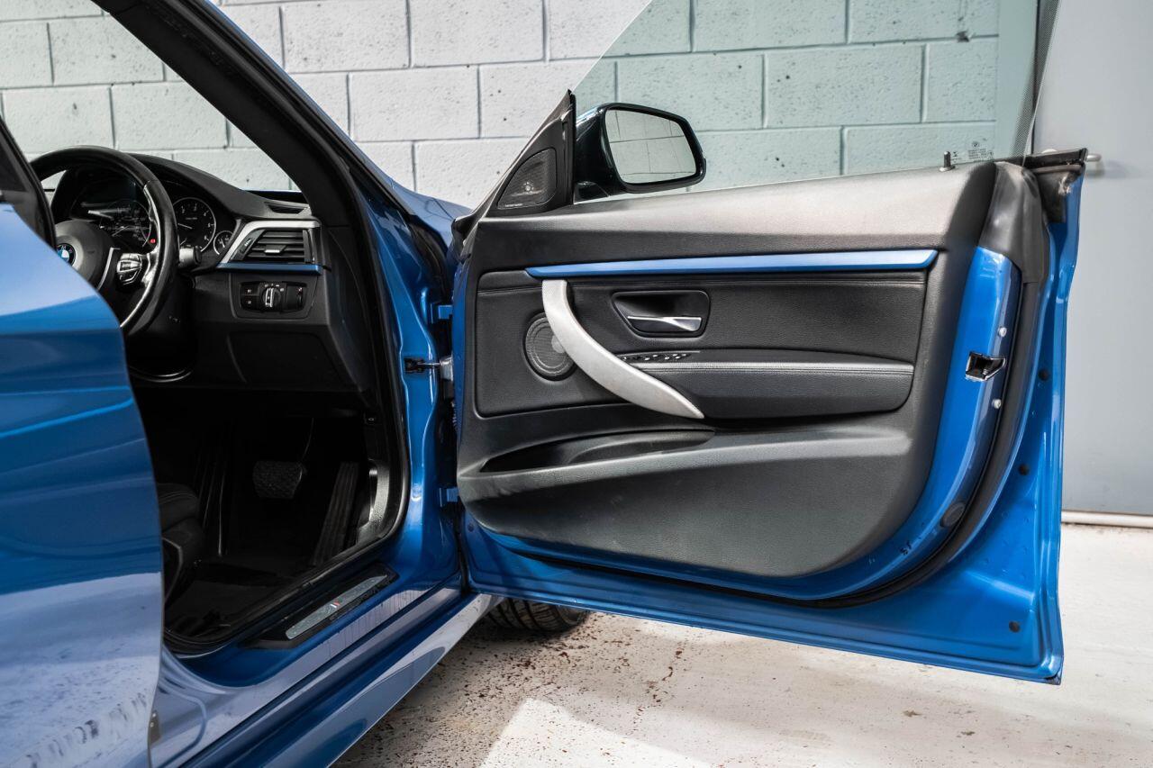BMW 3 Series view 9