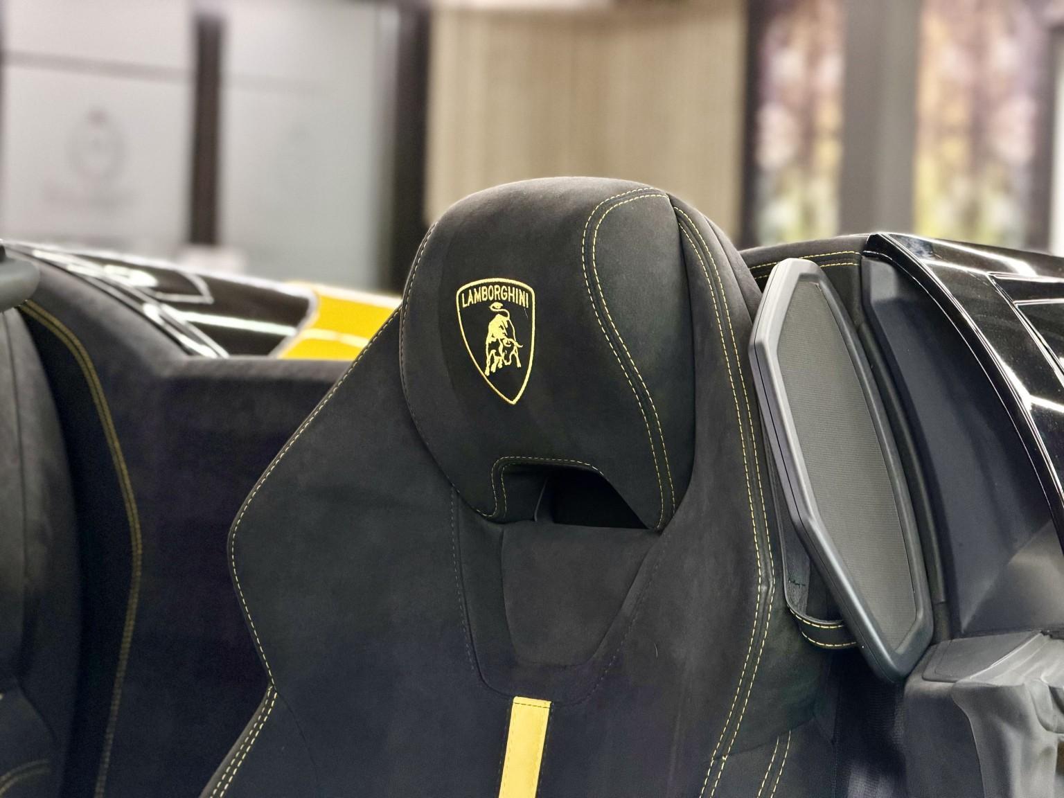 Lamborghini Huracan view 61