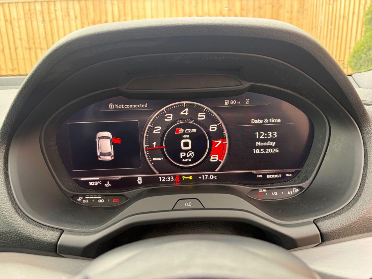 Audi SQ2 view 31