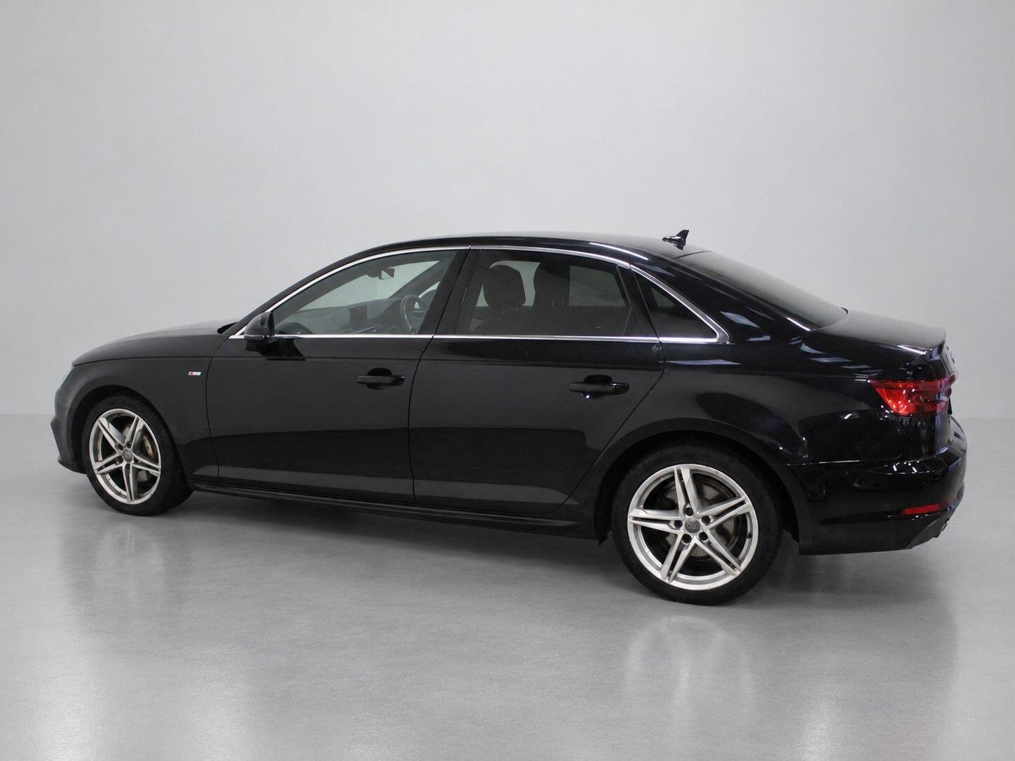 Audi A4 view 10