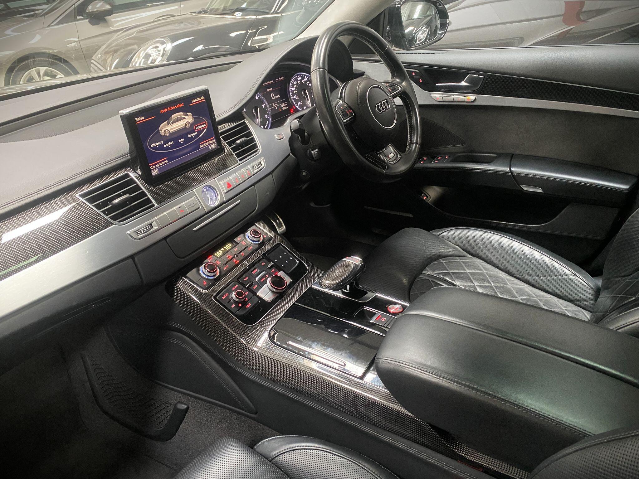 Audi S8 view 5